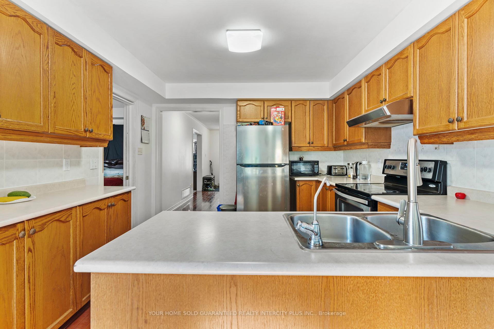 Photo 11 of 31 Grant's Way, Barrie, Ardagh — HOMEH