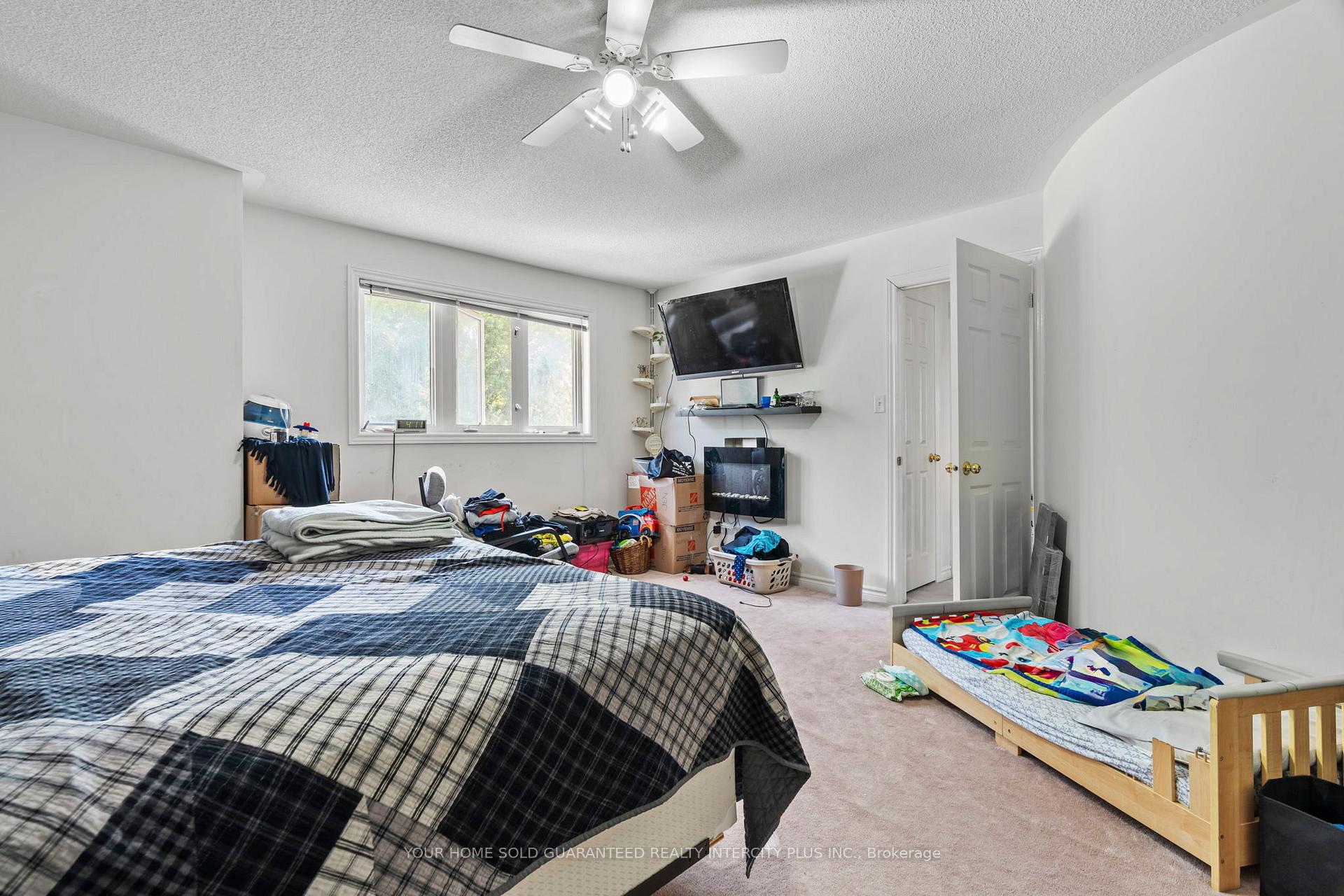 Photo 23 of 31 Grant's Way, Barrie, Ardagh — HOMEH