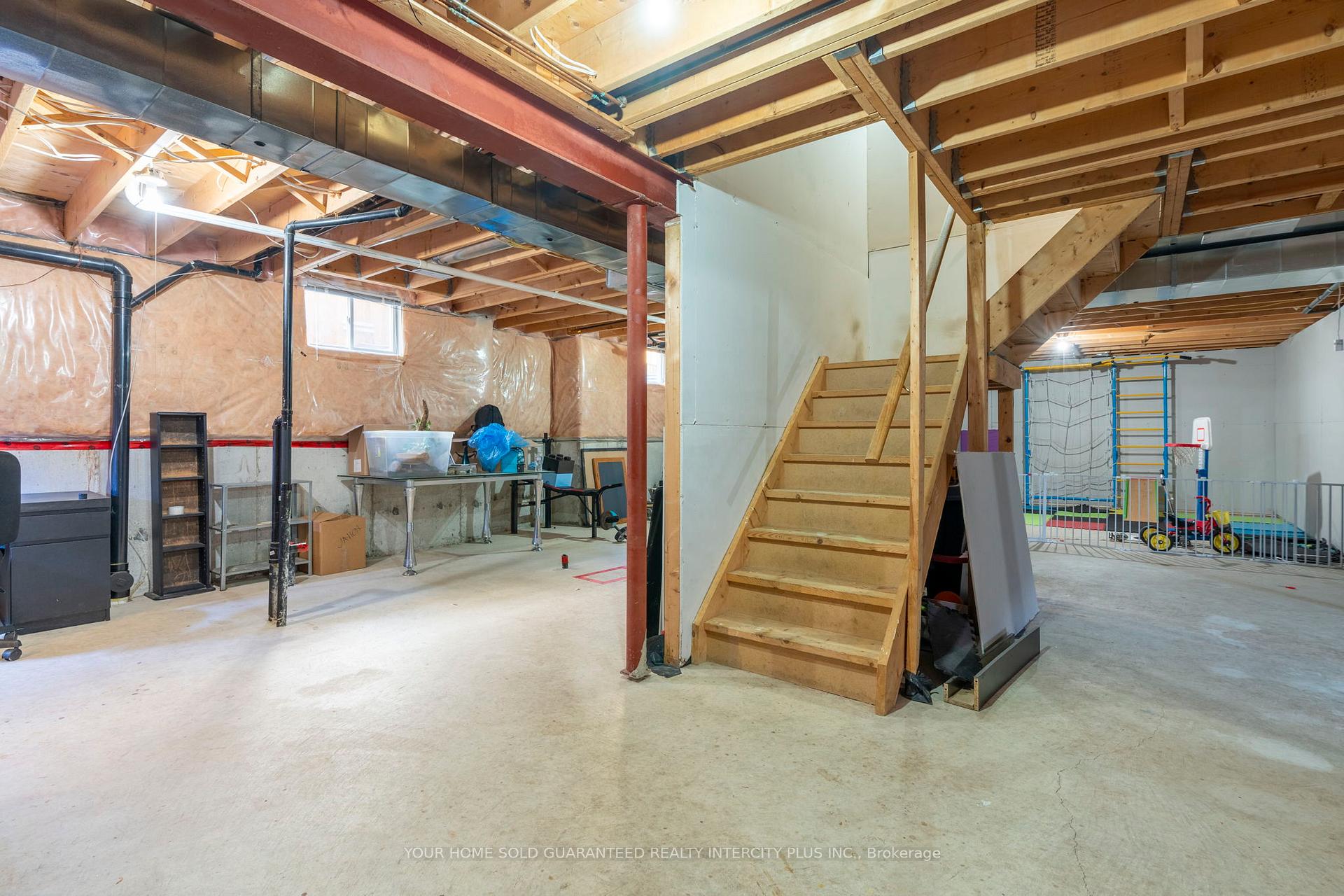 Photo 25 of 31 Grant's Way, Barrie, Ardagh — HOMEH