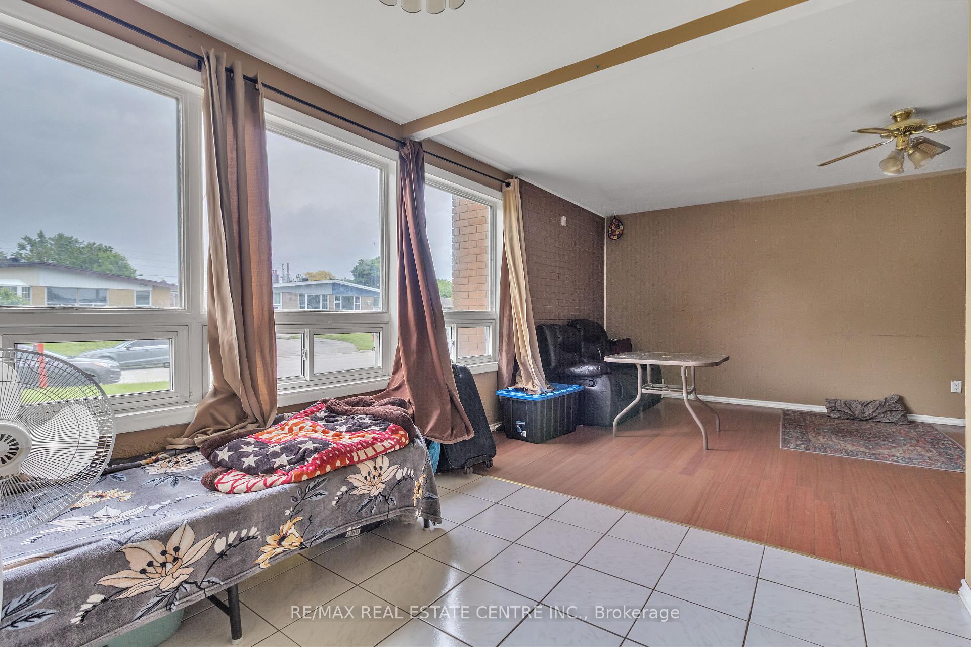 Photo 8 of 19 Langwith Court, Brampton, Brampton South — HOMEH