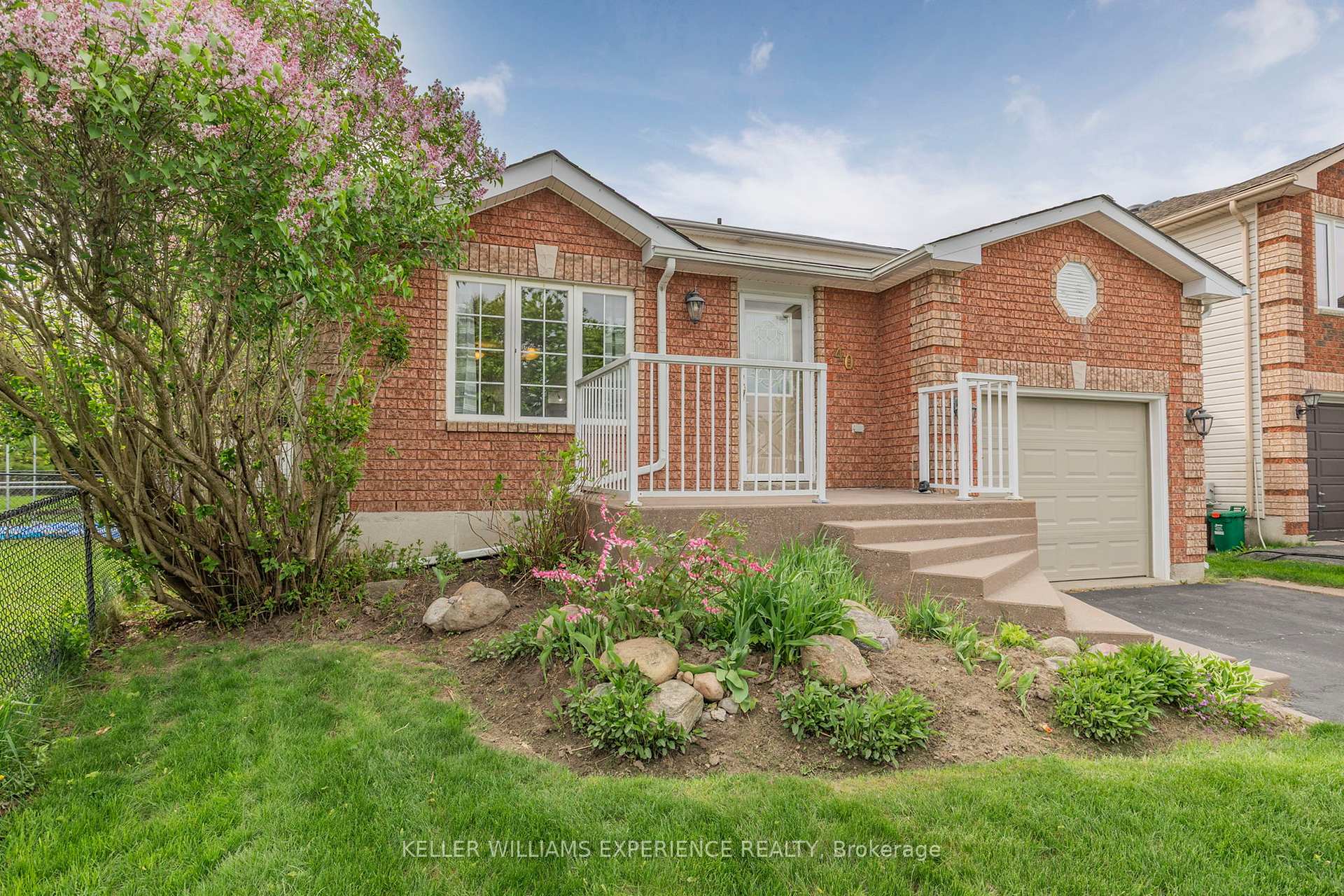 Photo 3 of 40 Selkirk Crescent, Barrie, Holly — HOMEH