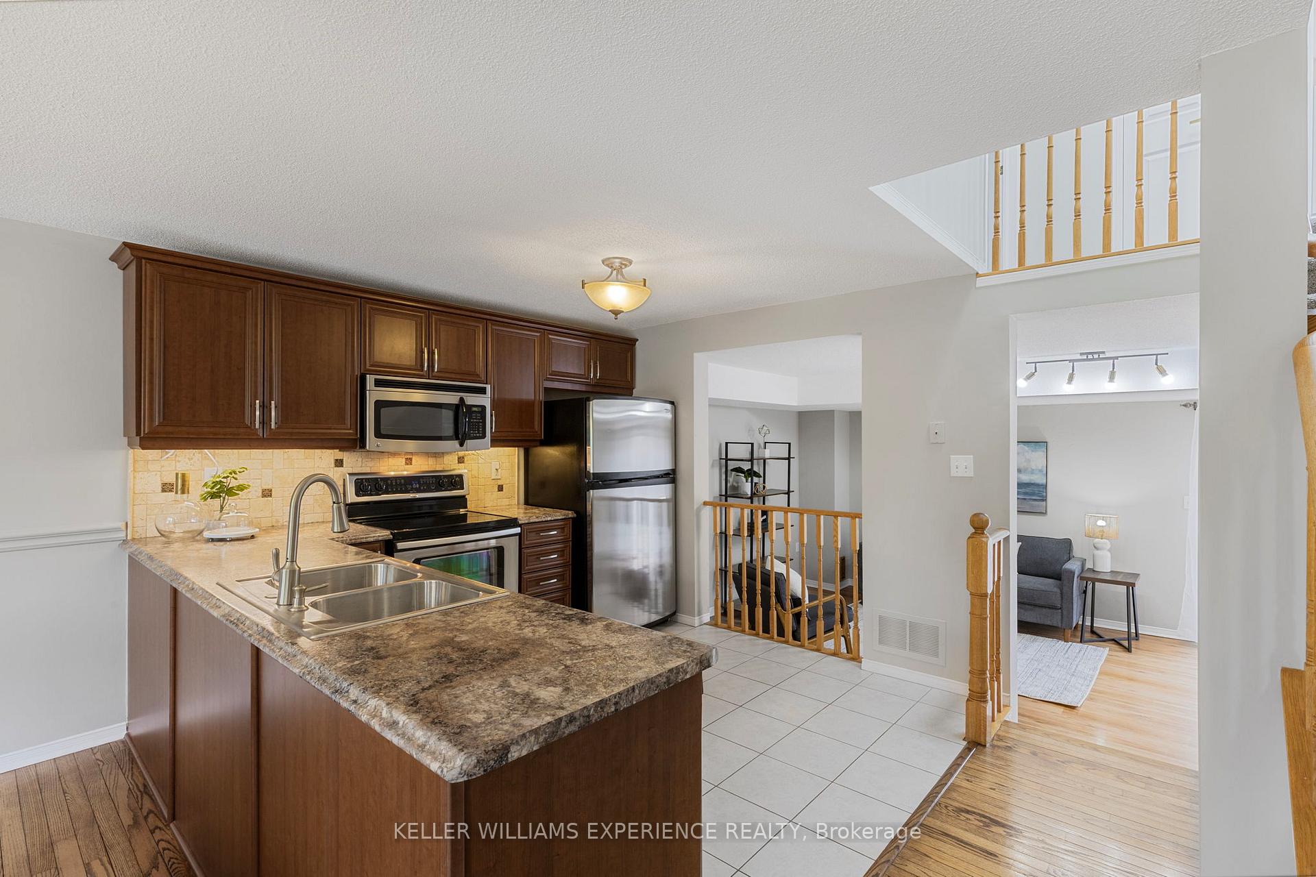 Photo 12 of 40 Selkirk Crescent, Barrie, Holly — HOMEH
