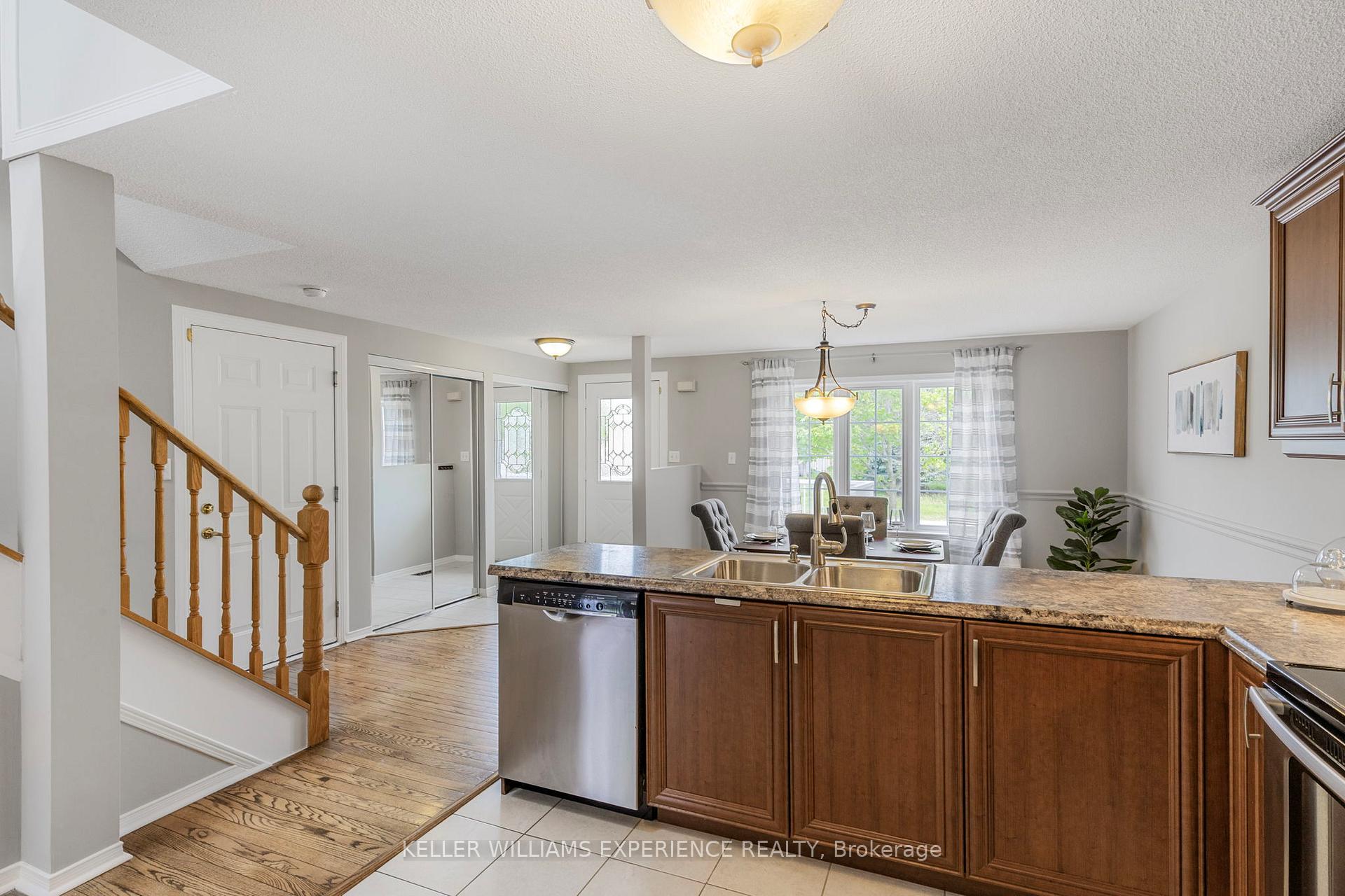 Photo 14 of 40 Selkirk Crescent, Barrie, Holly — HOMEH