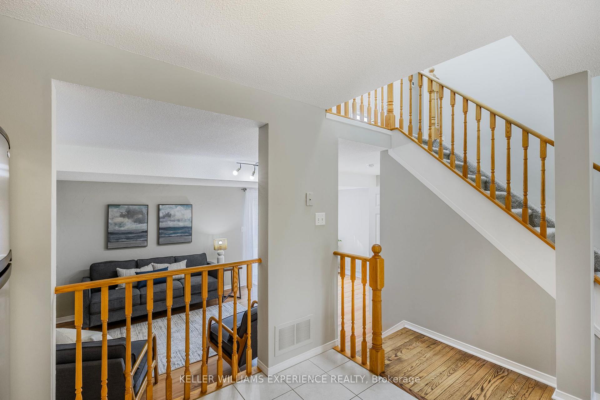 Photo 15 of 40 Selkirk Crescent, Barrie, Holly — HOMEH