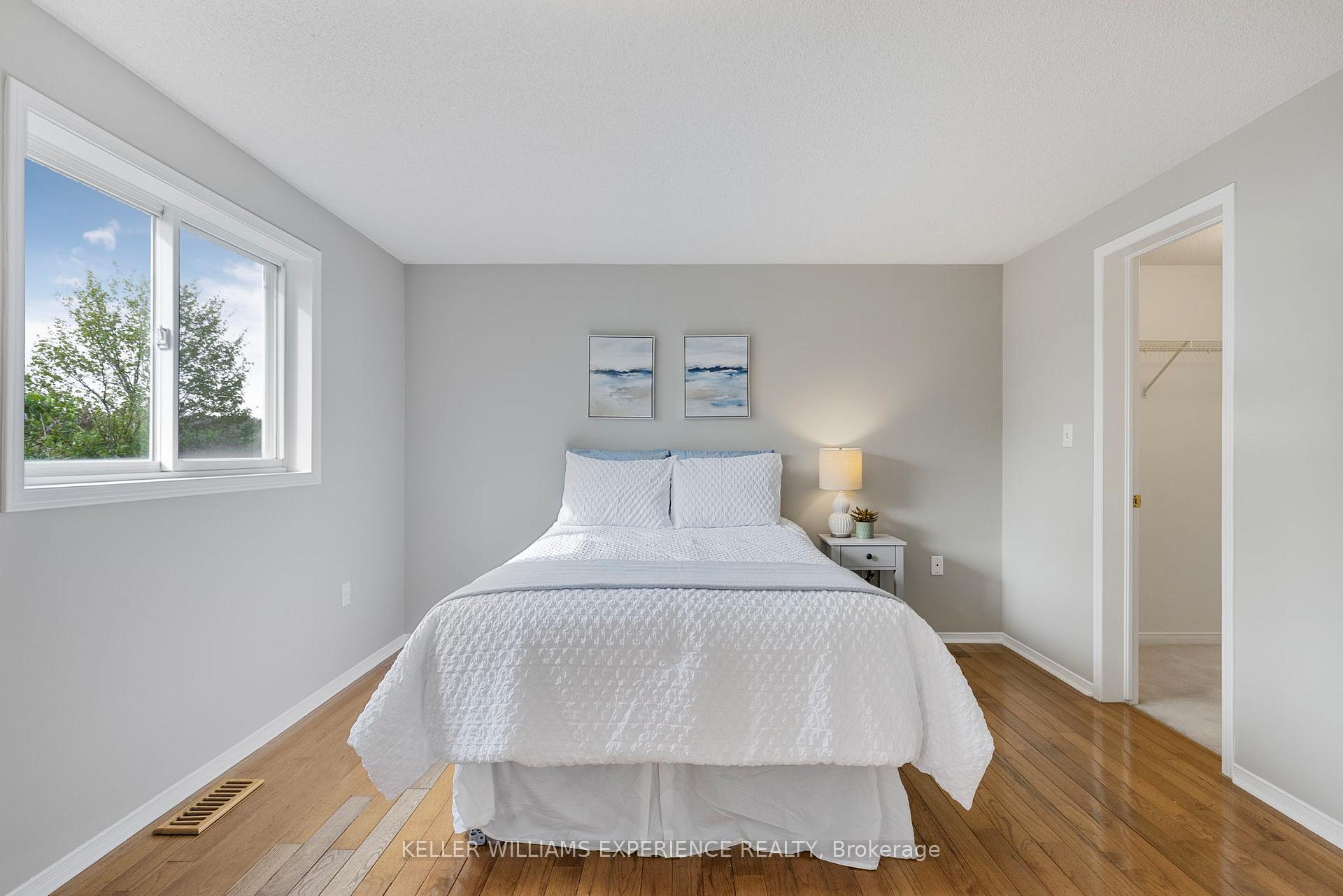 Photo 23 of 40 Selkirk Crescent, Barrie, Holly — HOMEH