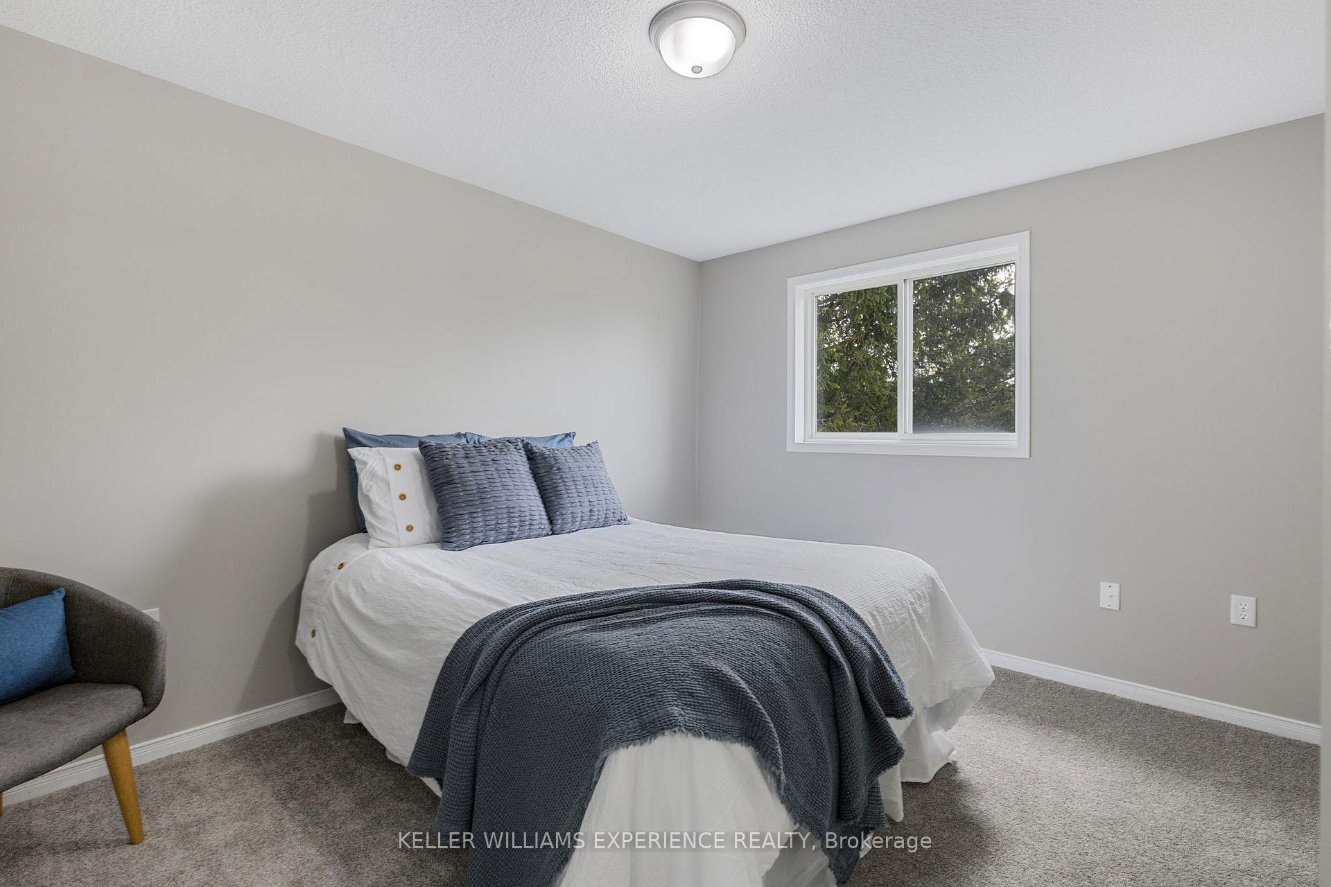 Photo 27 of 40 Selkirk Crescent, Barrie, Holly — HOMEH