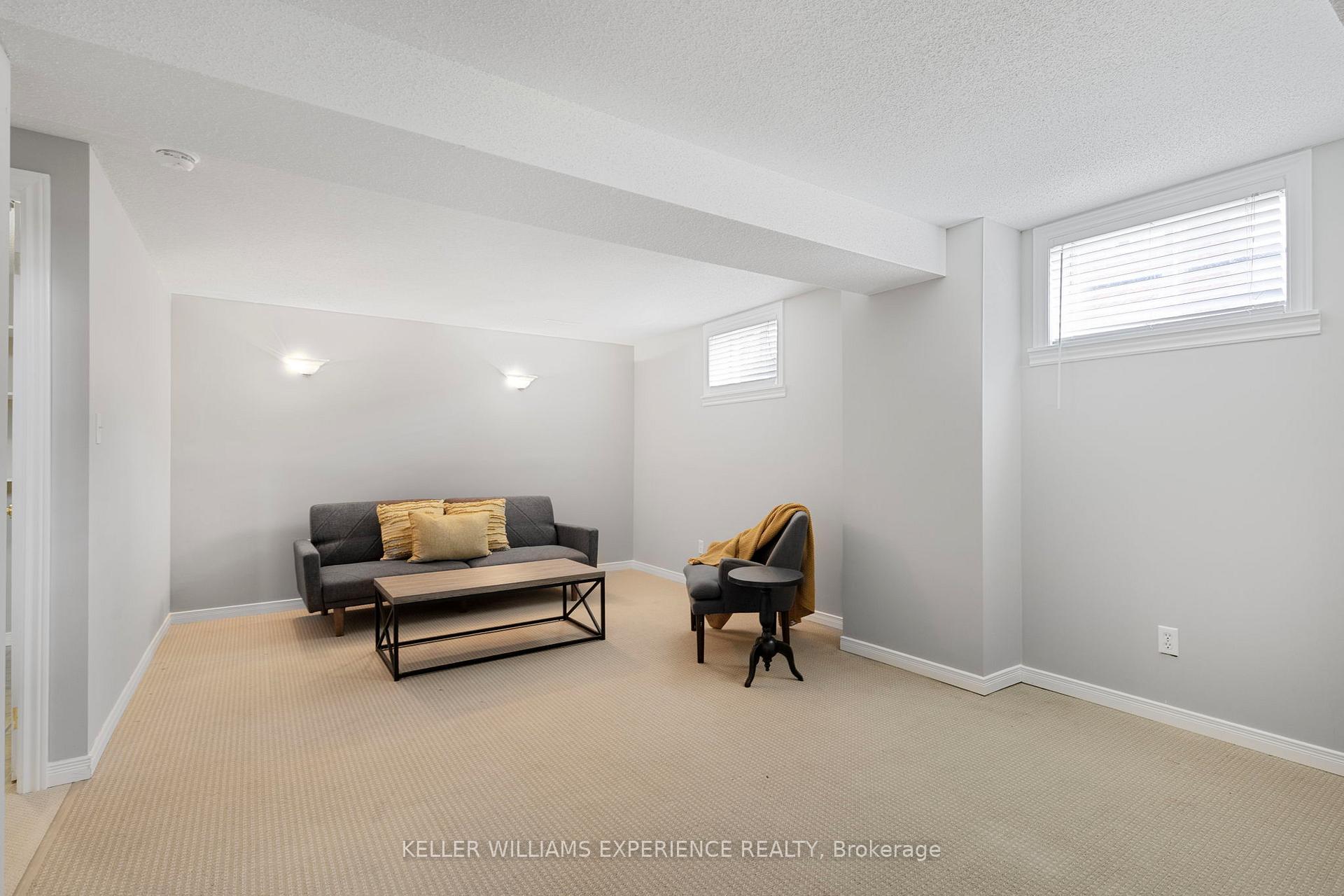Photo 31 of 40 Selkirk Crescent, Barrie, Holly — HOMEH