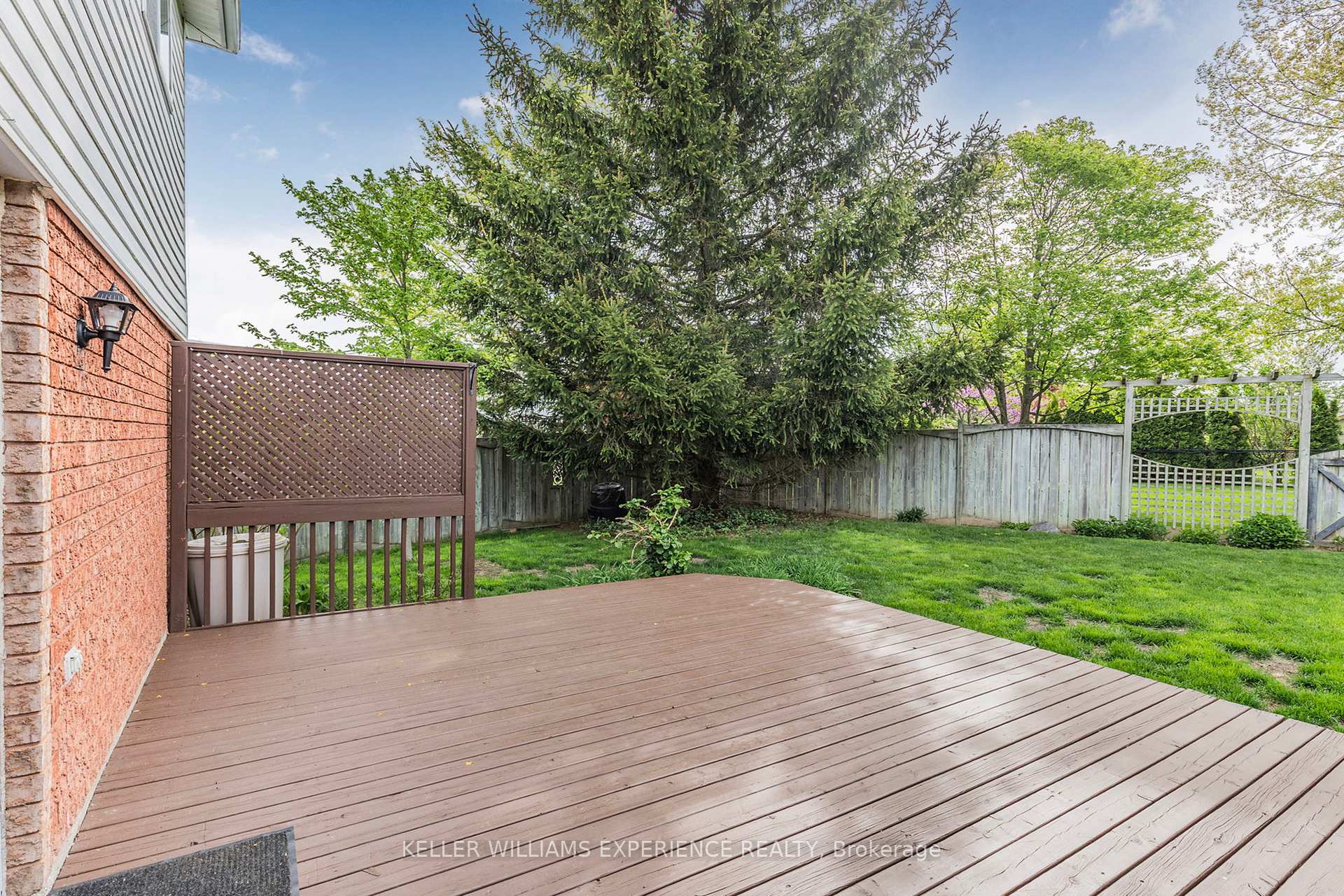 Photo 36 of 40 Selkirk Crescent, Barrie, Holly — HOMEH