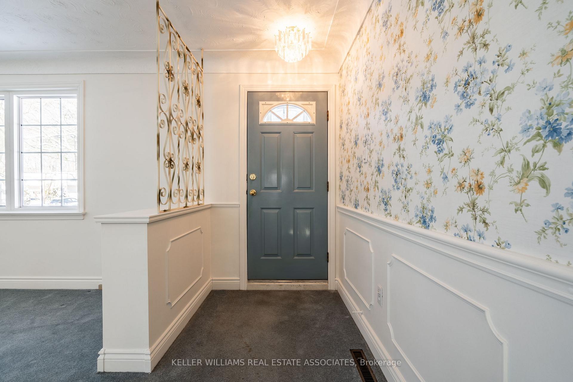 Photo 5 of 4354 Spruce Avenue, Burlington, Shoreacres — HOMEH