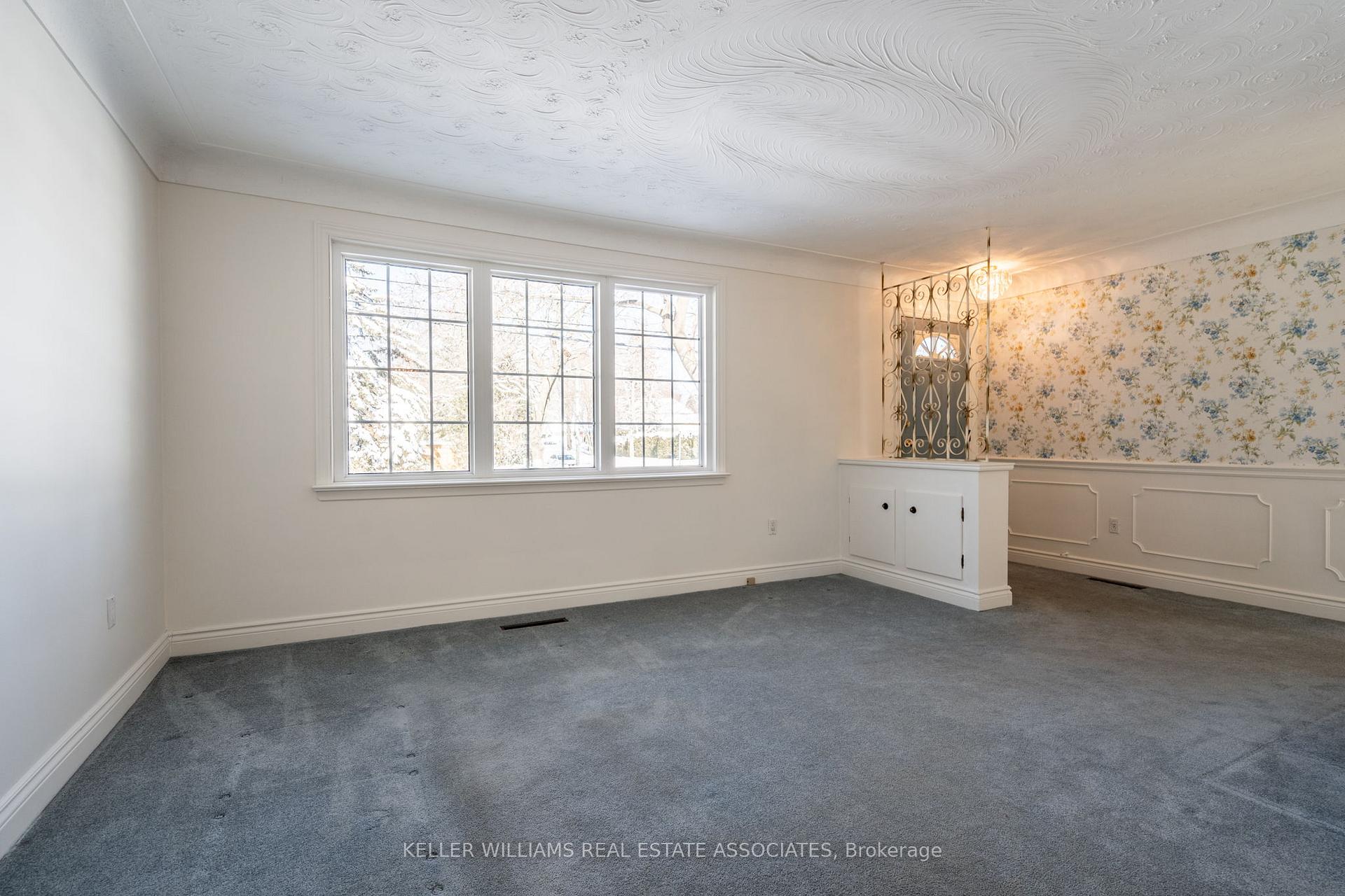 Photo 6 of 4354 Spruce Avenue, Burlington, Shoreacres — HOMEH