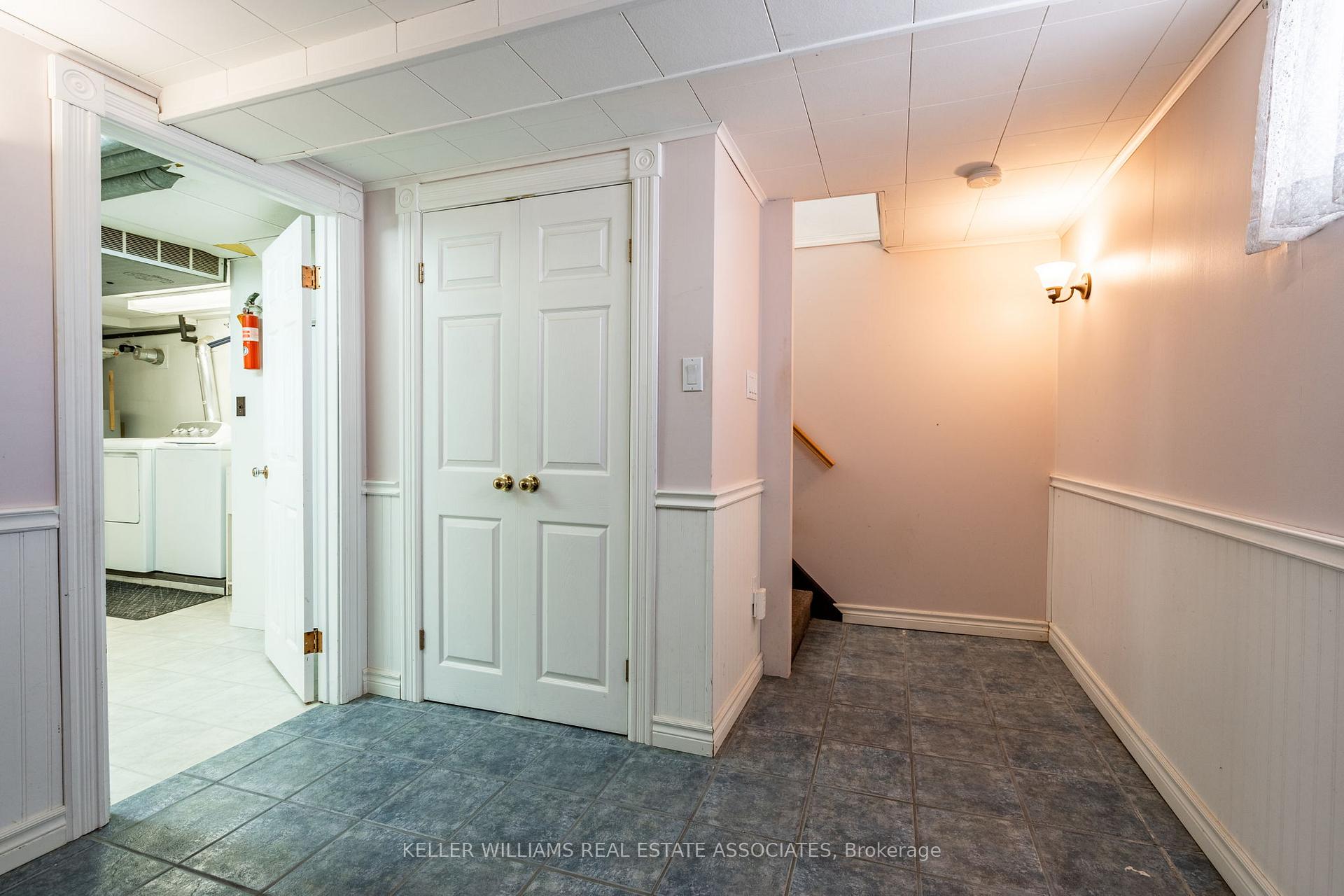Photo 21 of 4354 Spruce Avenue, Burlington, Shoreacres — HOMEH