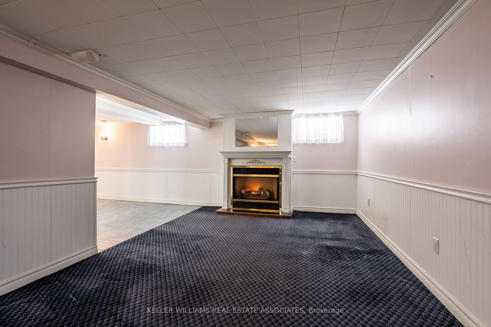 Photo 24 of 4354 Spruce Avenue, Burlington, Shoreacres — HOMEH