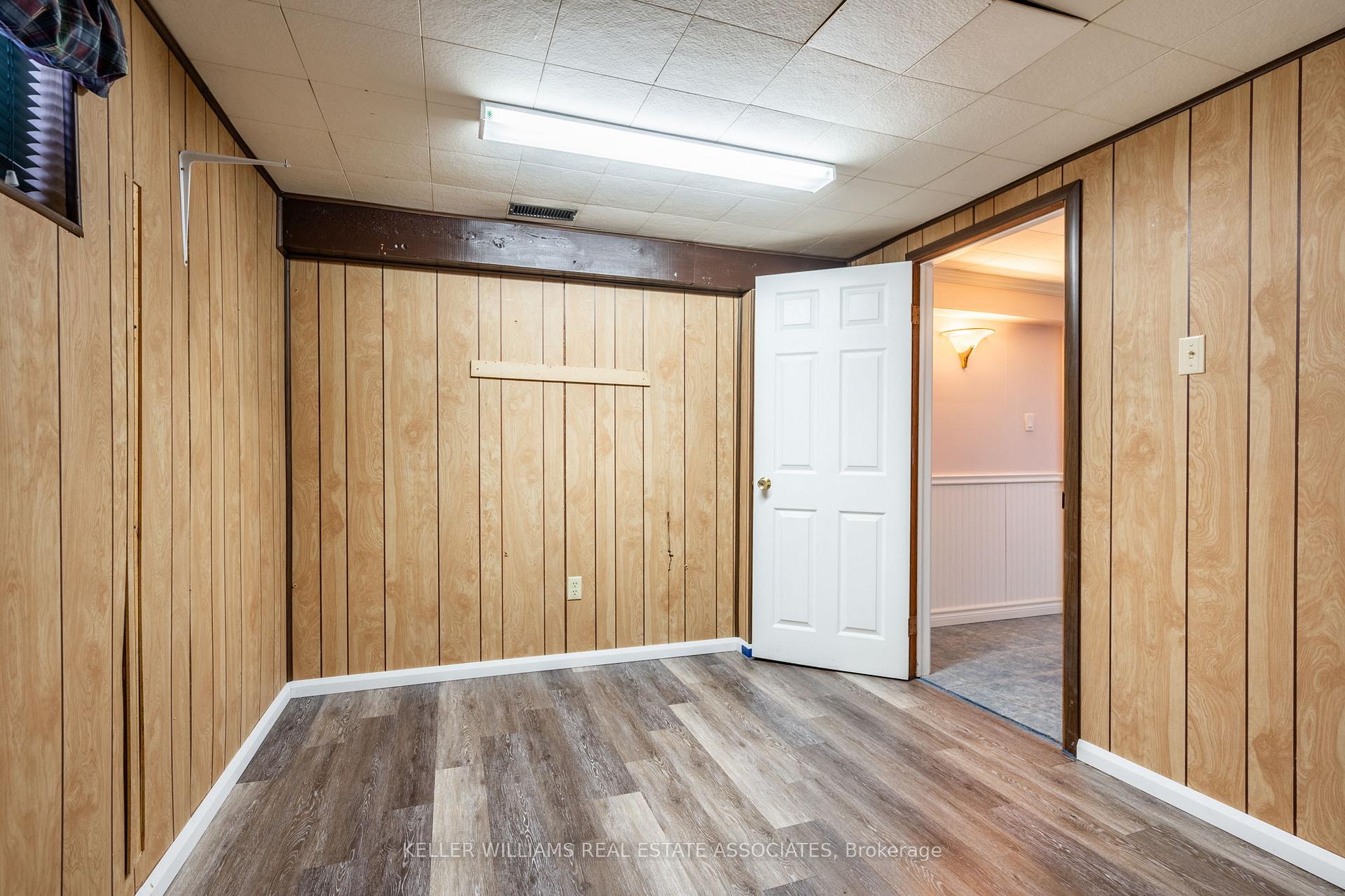 Photo 25 of 4354 Spruce Avenue, Burlington, Shoreacres — HOMEH