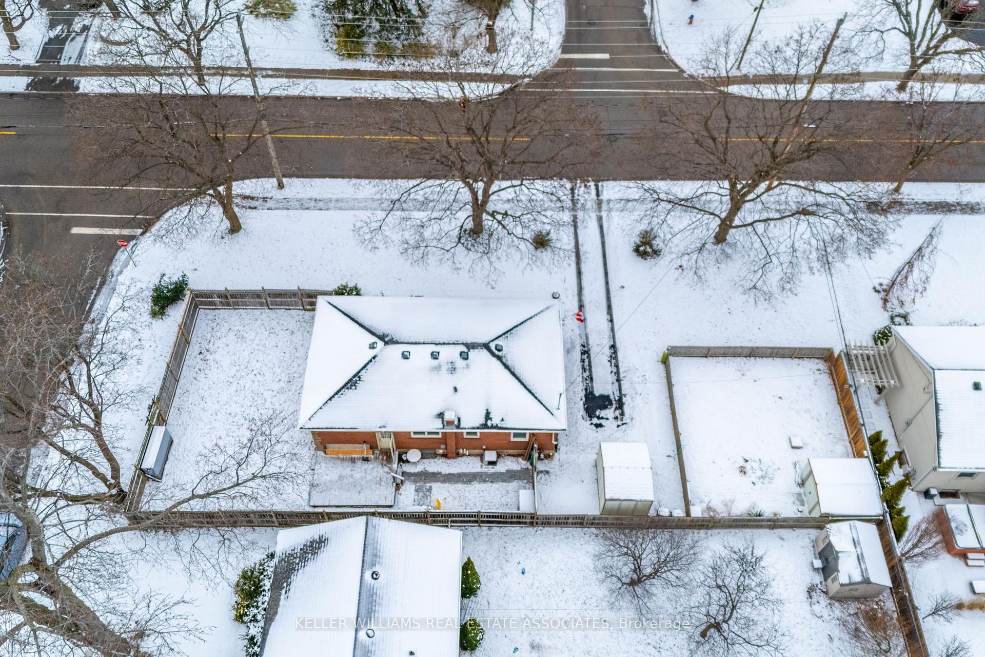 Photo 35 of 4354 Spruce Avenue, Burlington, Shoreacres — HOMEH
