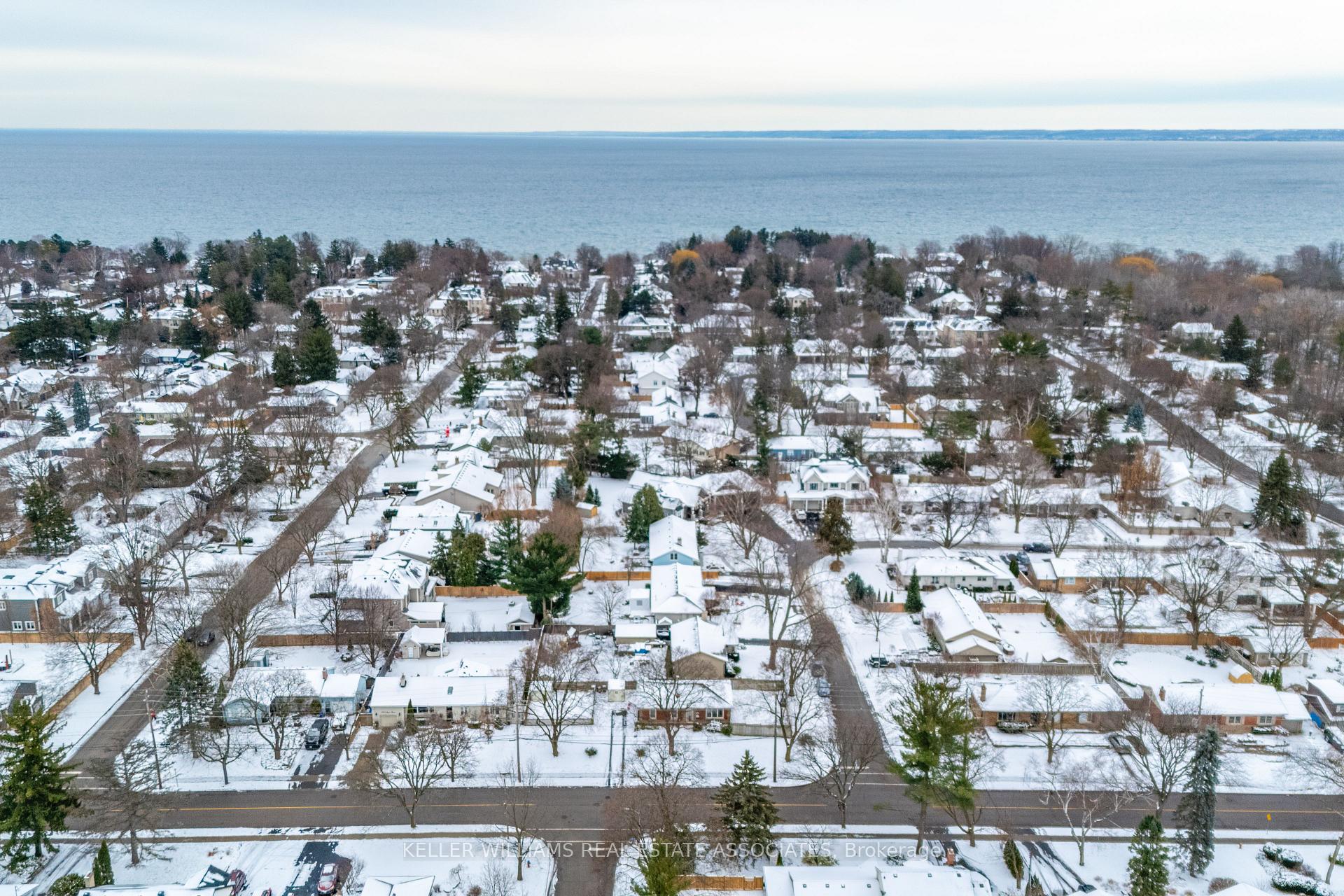 Photo 38 of 4354 Spruce Avenue, Burlington, Shoreacres — HOMEH