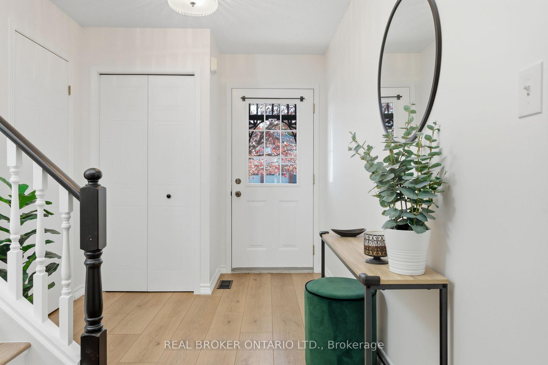 Photo 5 of 28 Brookheath Lane, Hamilton, Rural Glanbrook — HOMEH