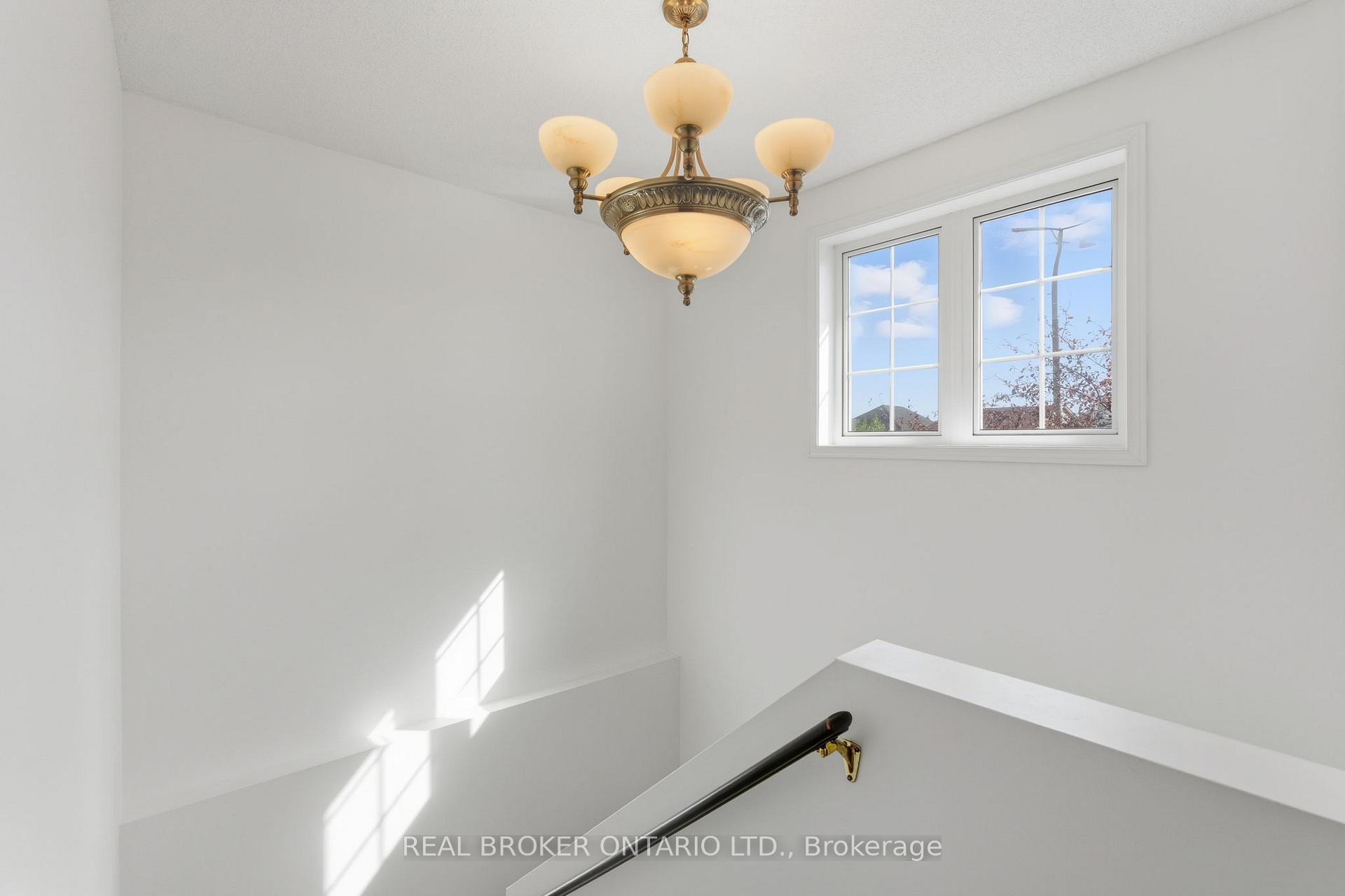 Photo 18 of 28 Brookheath Lane, Hamilton, Rural Glanbrook — HOMEH