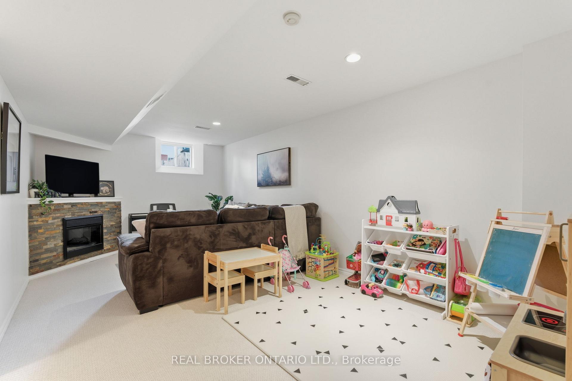 Photo 31 of 28 Brookheath Lane, Hamilton, Rural Glanbrook — HOMEH