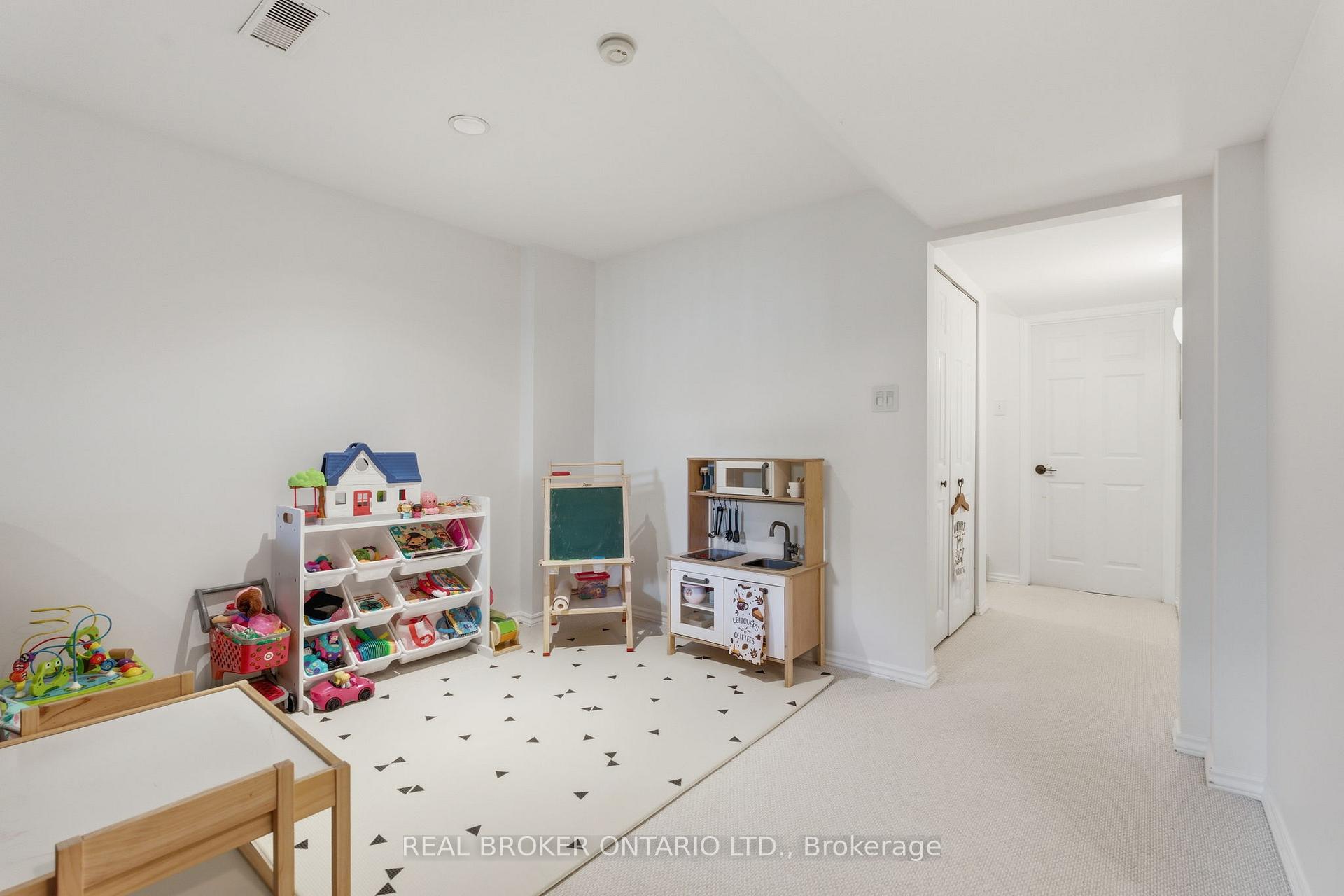 Photo 32 of 28 Brookheath Lane, Hamilton, Rural Glanbrook — HOMEH