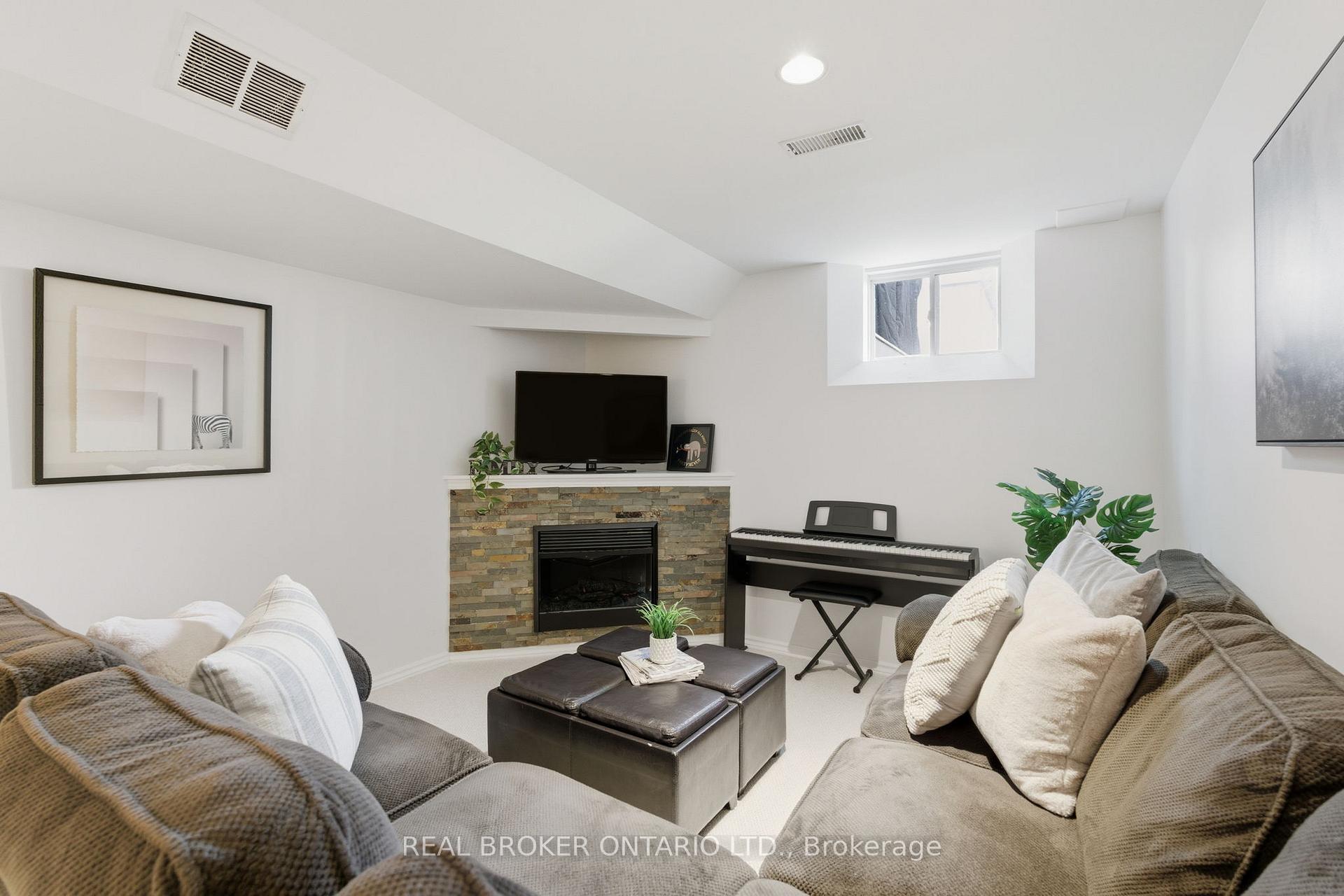 Photo 34 of 28 Brookheath Lane, Hamilton, Rural Glanbrook — HOMEH