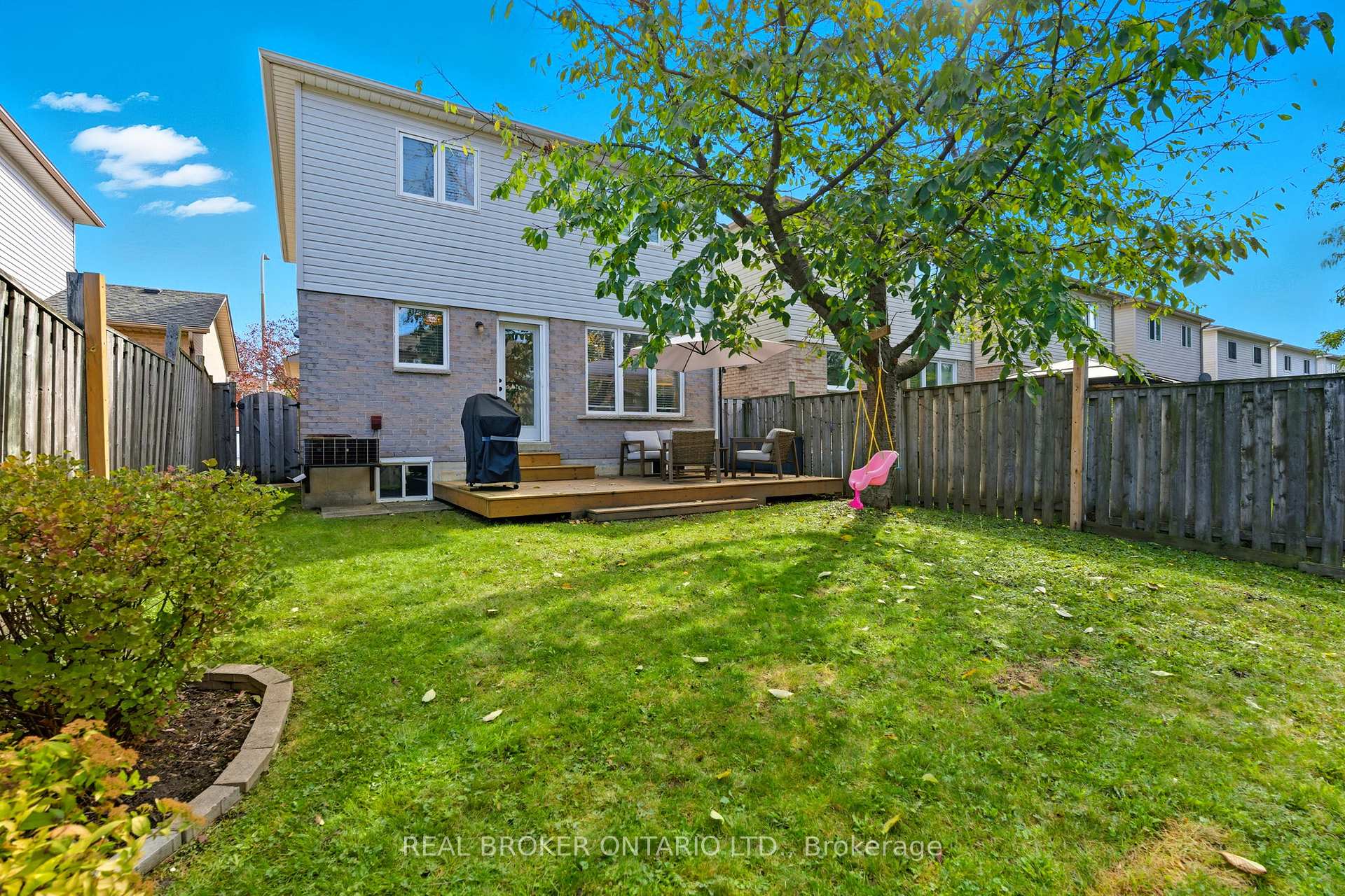 Photo 42 of 28 Brookheath Lane, Hamilton, Rural Glanbrook — HOMEH