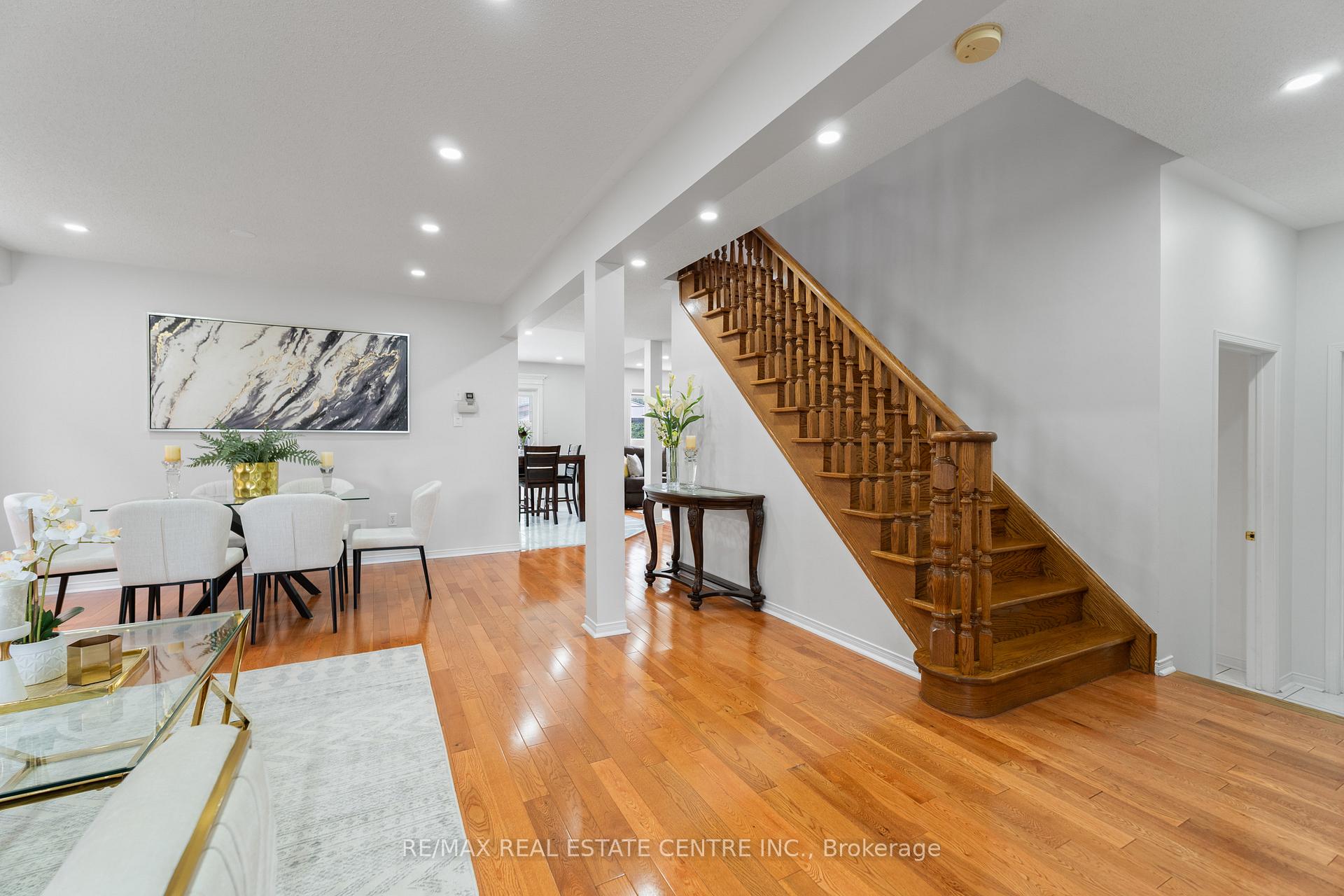 Photo 11 of 154 Sunny Meadow Boulevard, Brampton, Sandringham-Wellington — HOMEH