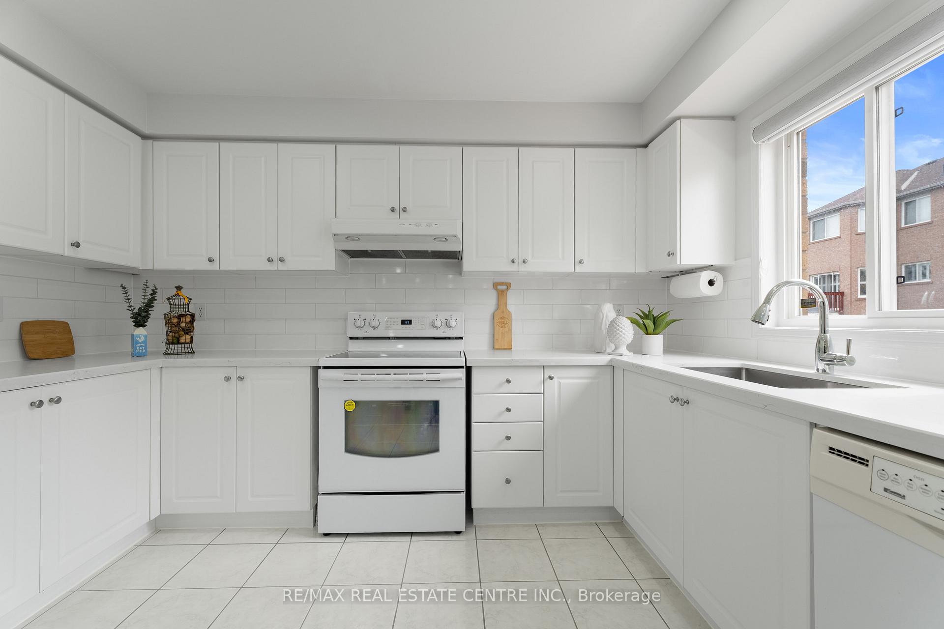 Photo 27 of 154 Sunny Meadow Boulevard, Brampton, Sandringham-Wellington — HOMEH