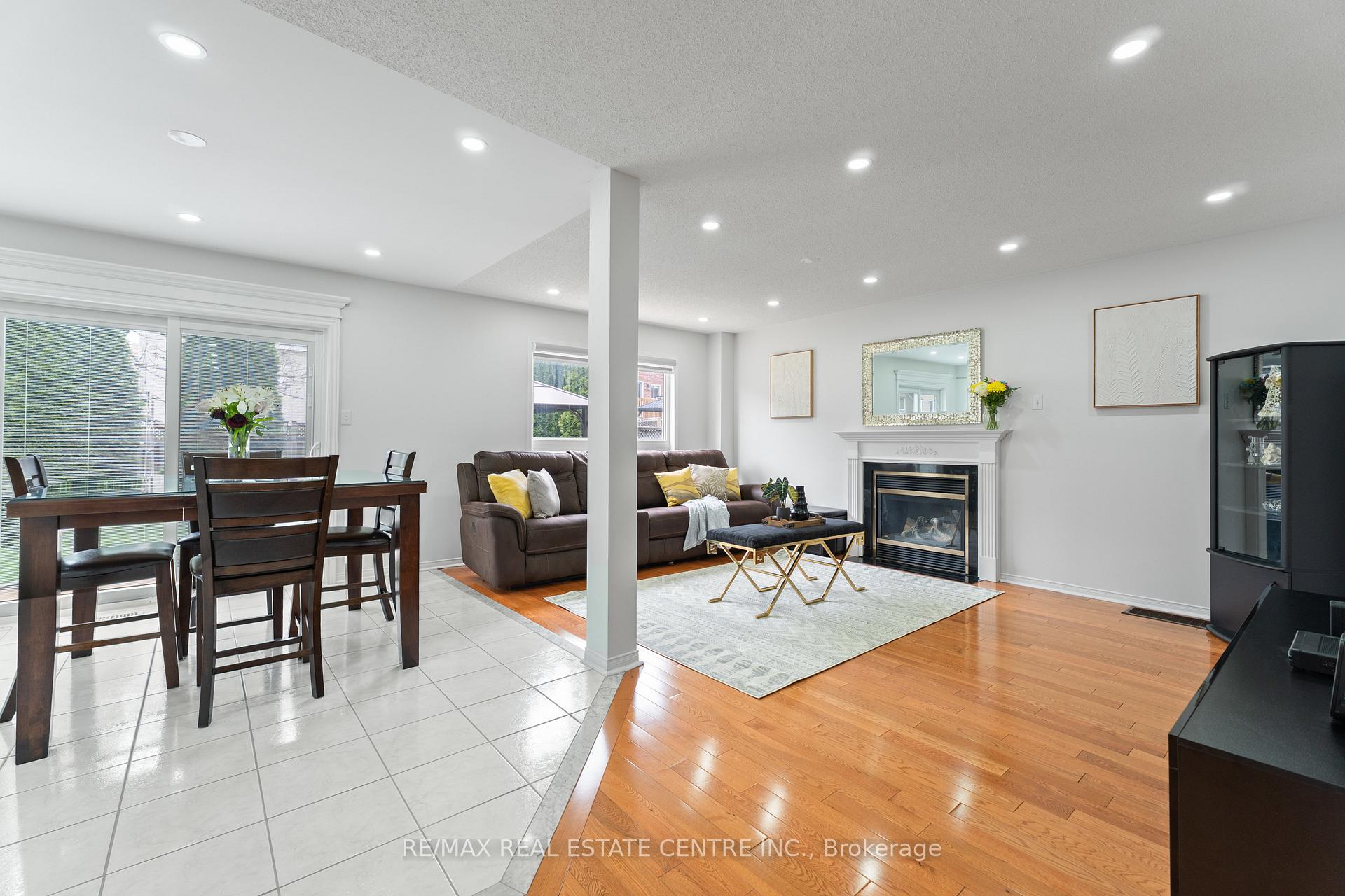 Photo 6 of 154 Sunny Meadow Boulevard, Brampton, Sandringham-Wellington — HOMEH