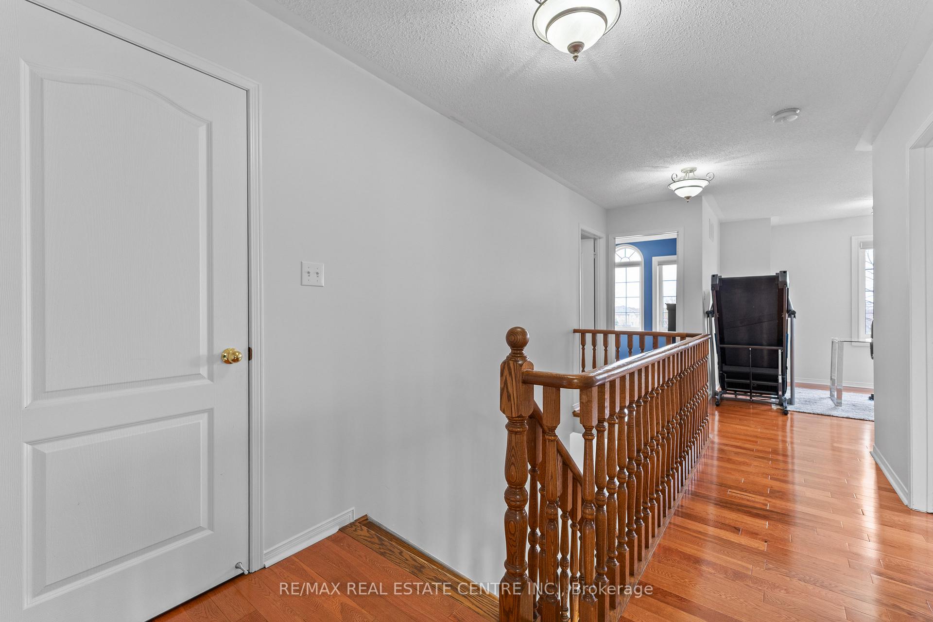 Photo 8 of 154 Sunny Meadow Boulevard, Brampton, Sandringham-Wellington — HOMEH