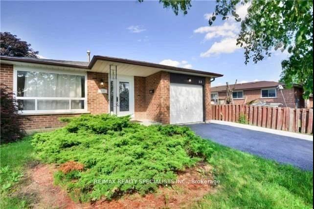 Photo 1 of Unit Upper, 13 Montjoy Crescent, Brampton, Central Park — HOMEH