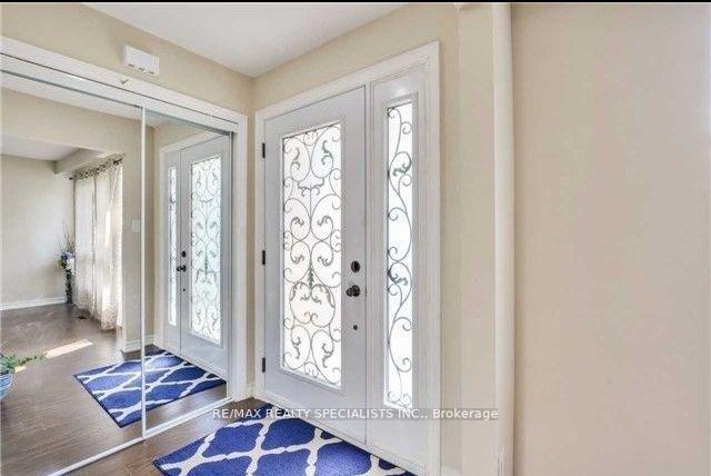Photo 2 of Unit Upper, 13 Montjoy Crescent, Brampton, Central Park — HOMEH