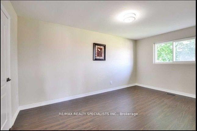 Photo 8 of Unit Upper, 13 Montjoy Crescent, Brampton, Central Park — HOMEH