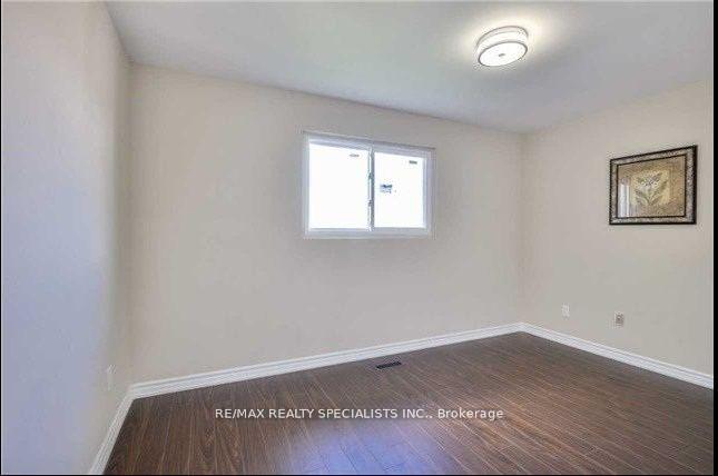 Photo 9 of Unit Upper, 13 Montjoy Crescent, Brampton, Central Park — HOMEH