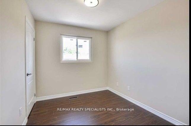 Photo 10 of Unit Upper, 13 Montjoy Crescent, Brampton, Central Park — HOMEH