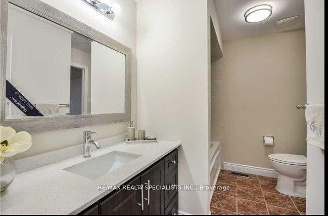 Photo 11 of Unit Upper, 13 Montjoy Crescent, Brampton, Central Park — HOMEH