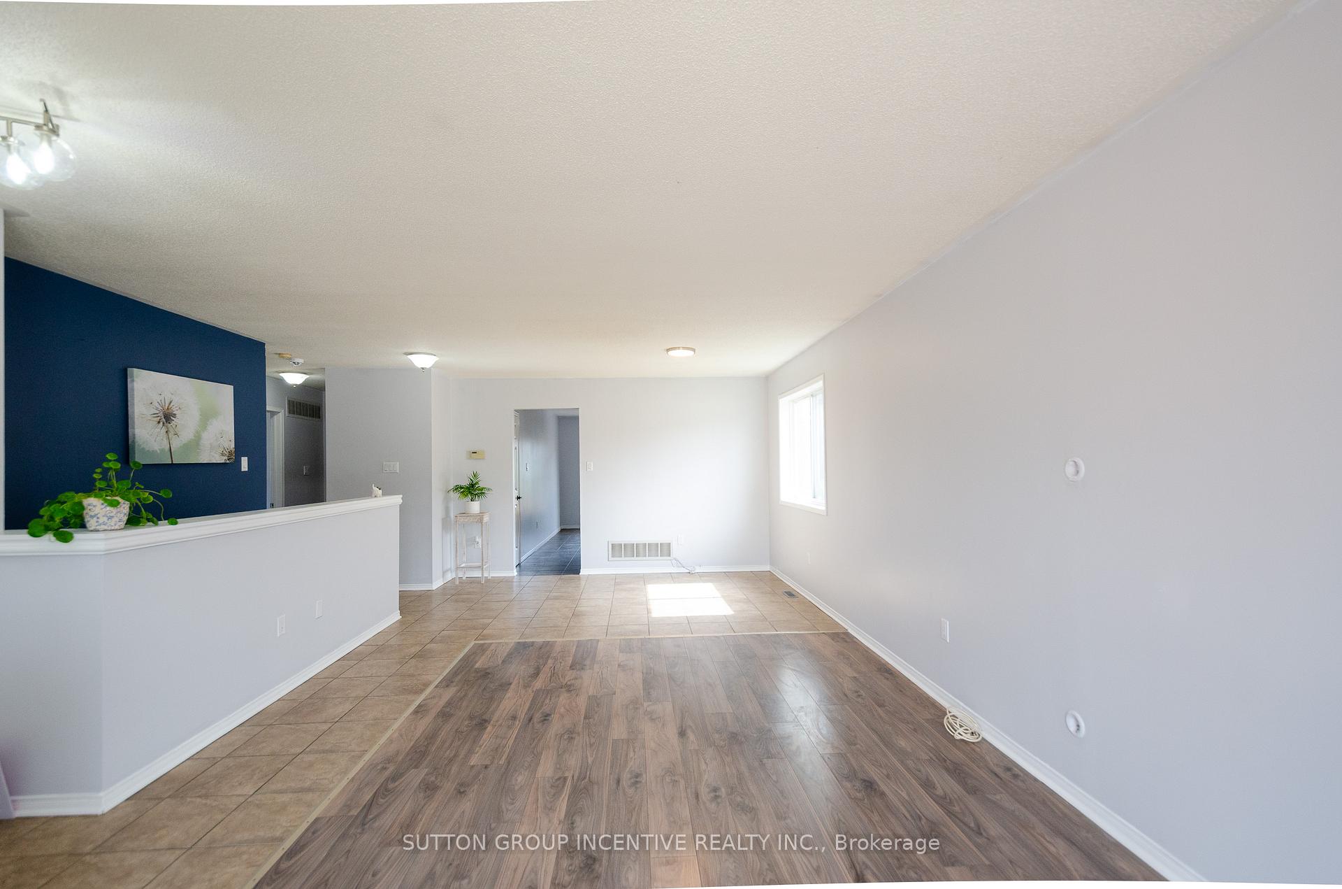 Photo 4 of 26 Ingram Court, Barrie, Painswick North — HOMEH
