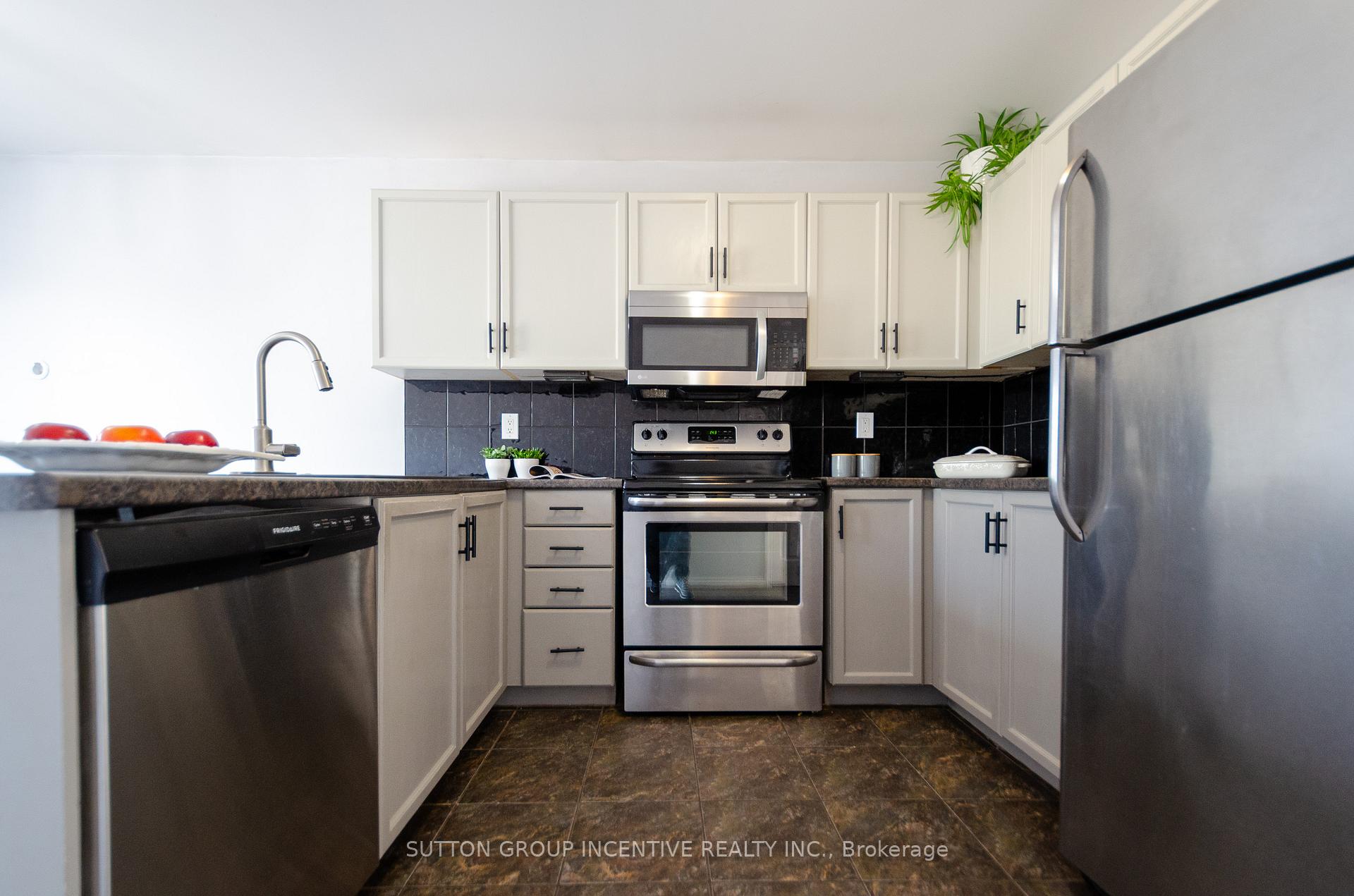 Photo 8 of 26 Ingram Court, Barrie, Painswick North — HOMEH