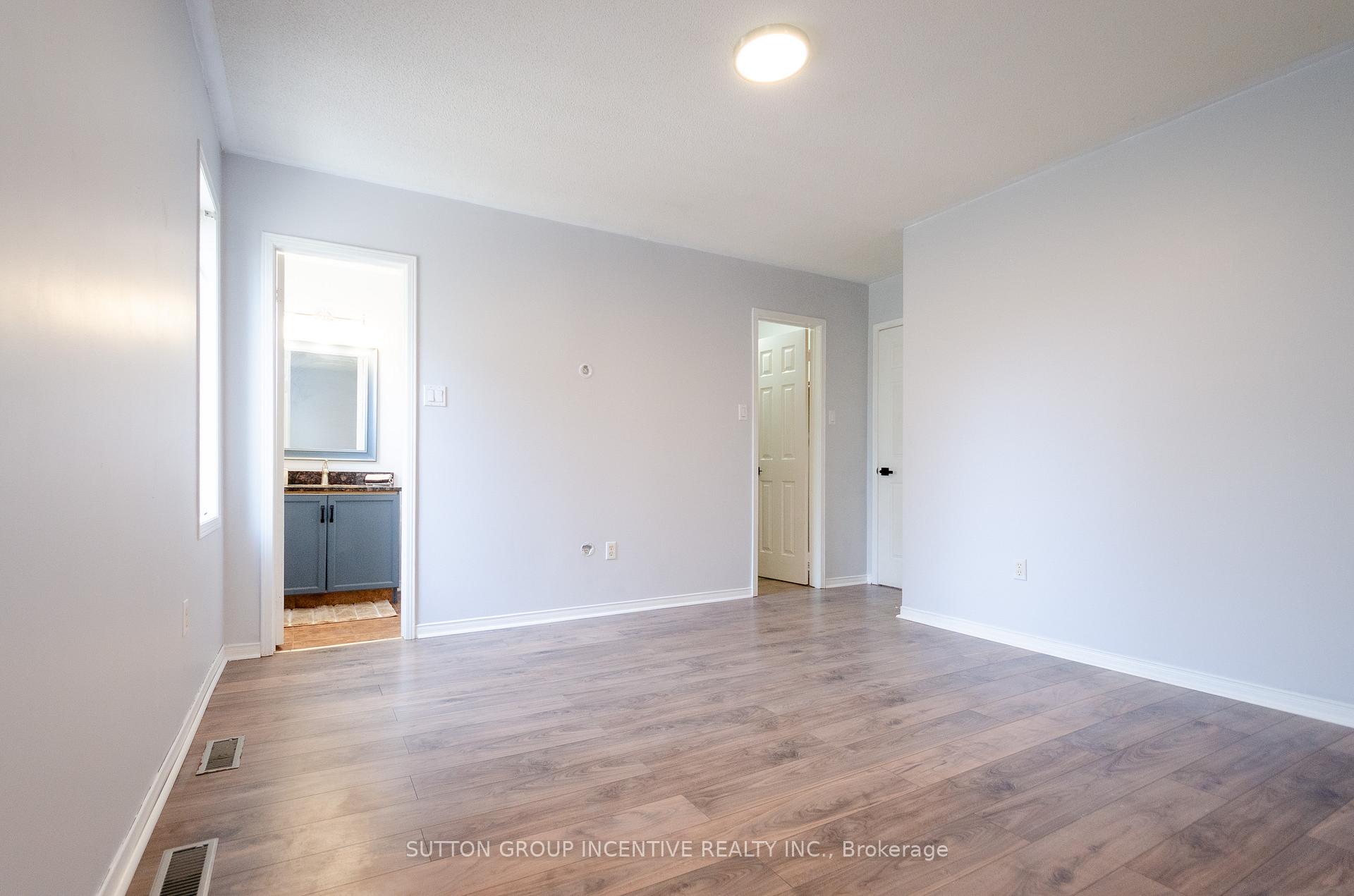 Photo 13 of 26 Ingram Court, Barrie, Painswick North — HOMEH