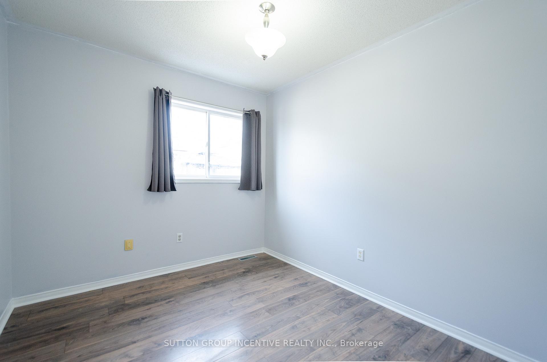 Photo 16 of 26 Ingram Court, Barrie, Painswick North — HOMEH