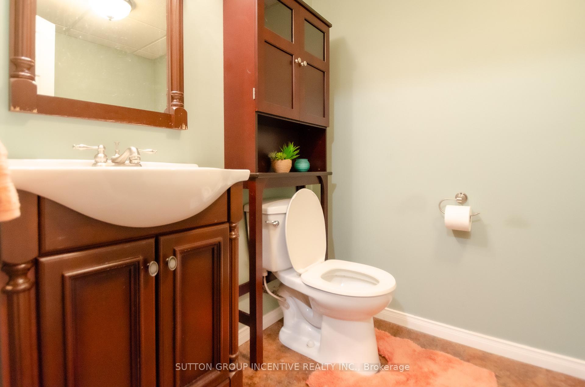 Photo 21 of 26 Ingram Court, Barrie, Painswick North — HOMEH