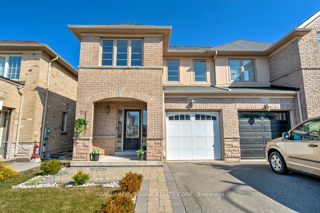 Photo 1 of 4192 Thomas Alton Boulevard, Burlington, Alton — HOMEH