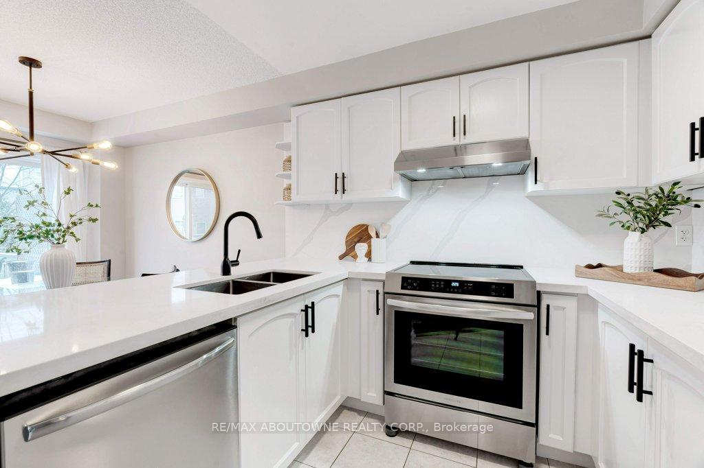 Photo 14 of 4192 Thomas Alton Boulevard, Burlington, Alton — HOMEH