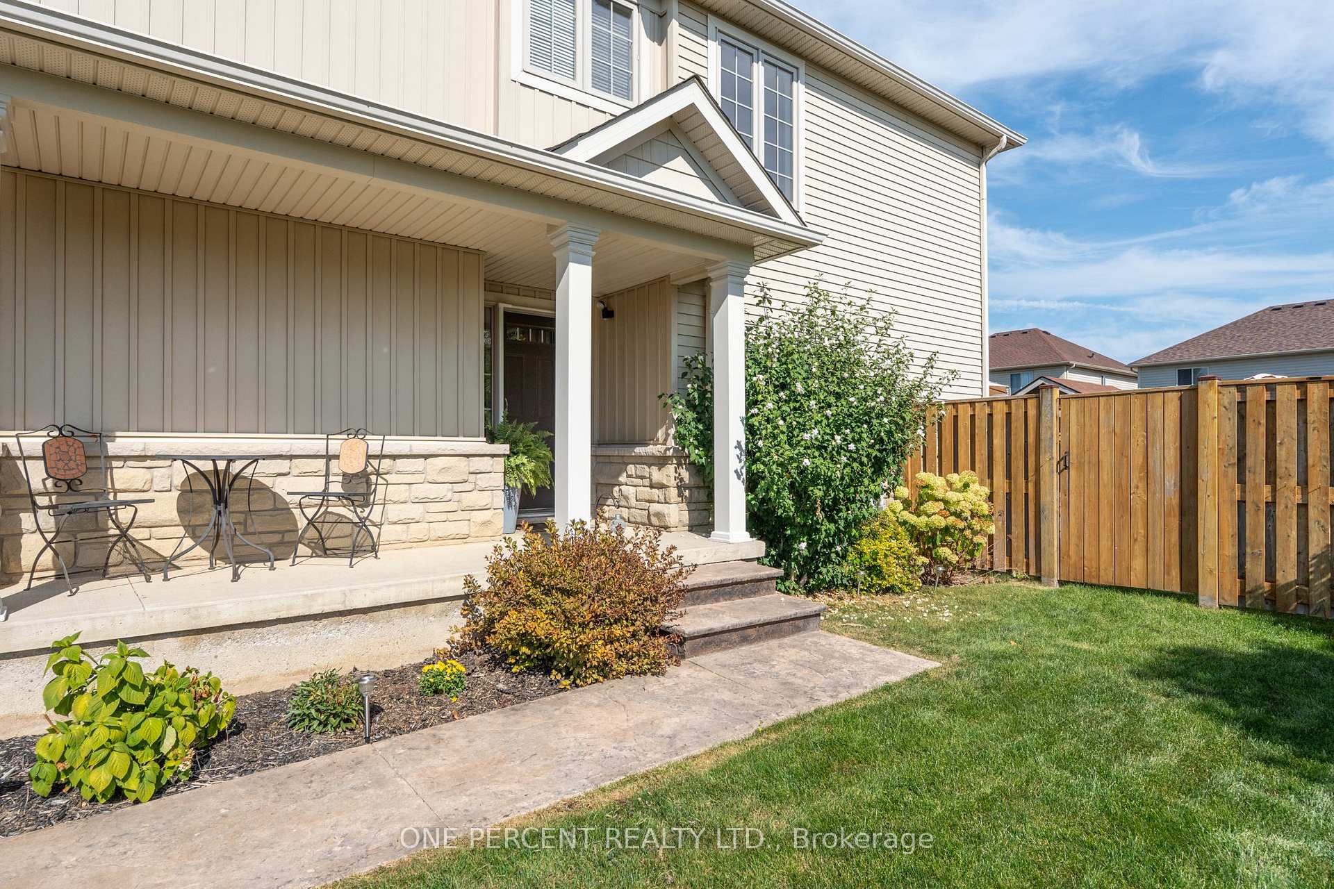 Photo 4 of 286 Fall Fair Way, Hamilton, Binbrook — HOMEH
