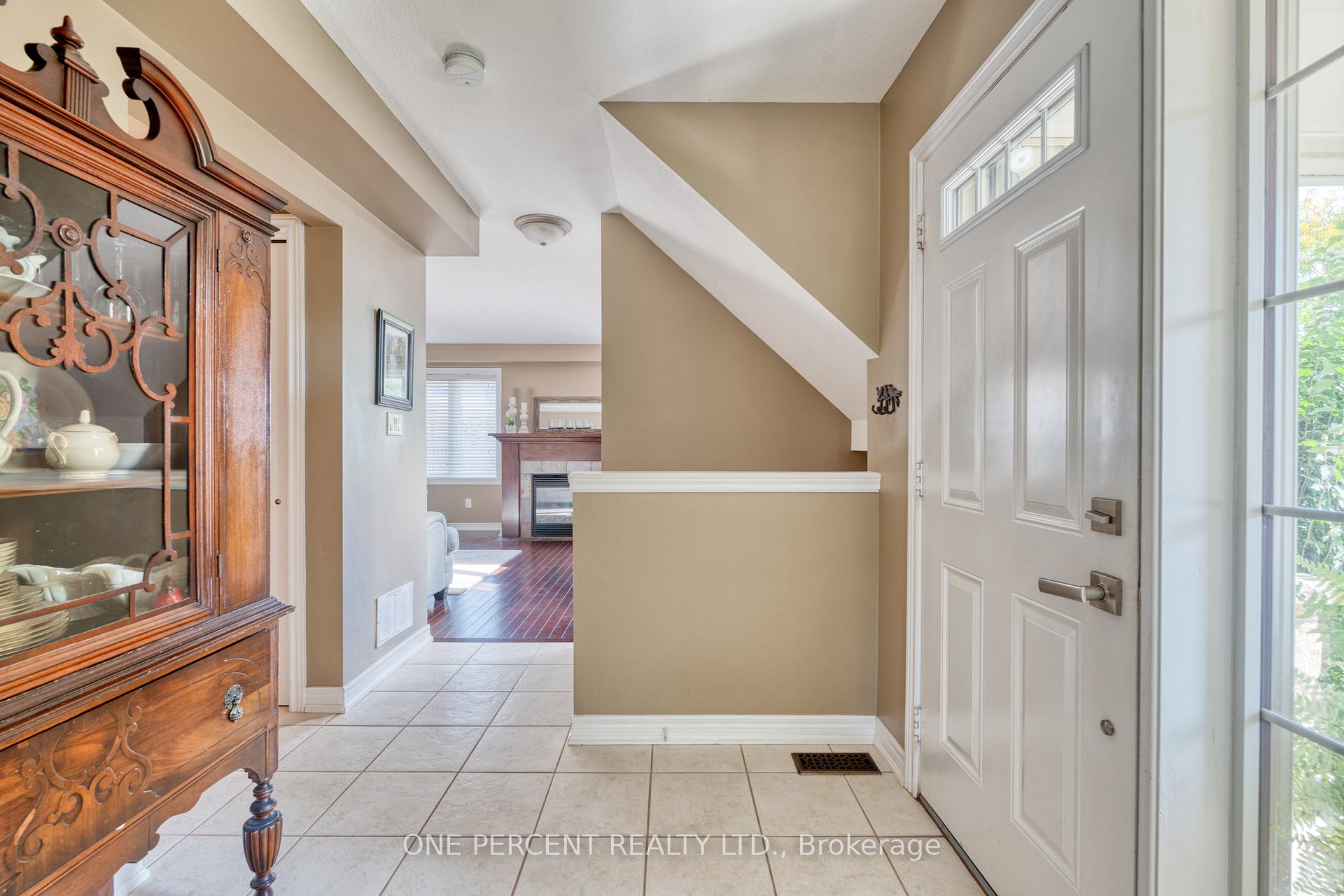 Photo 5 of 286 Fall Fair Way, Hamilton, Binbrook — HOMEH
