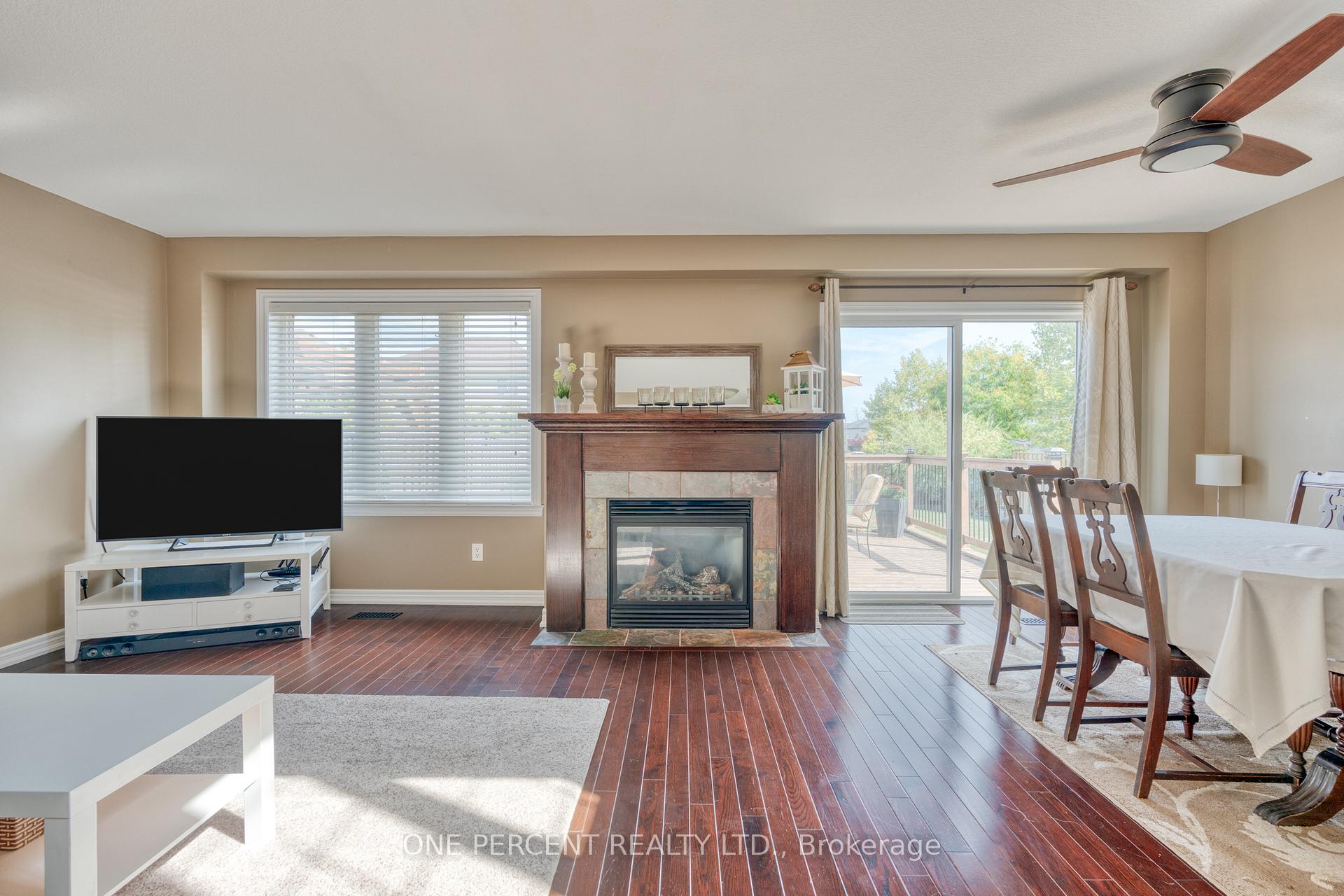 Photo 6 of 286 Fall Fair Way, Hamilton, Binbrook — HOMEH