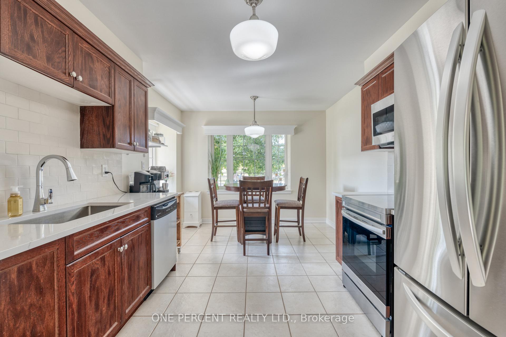 Photo 11 of 286 Fall Fair Way, Hamilton, Binbrook — HOMEH