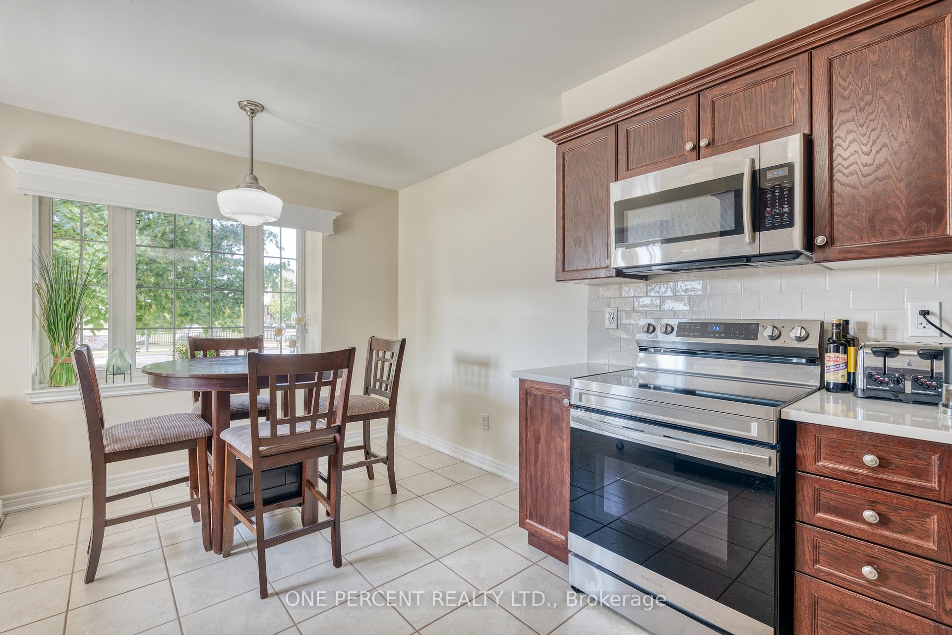 Photo 13 of 286 Fall Fair Way, Hamilton, Binbrook — HOMEH