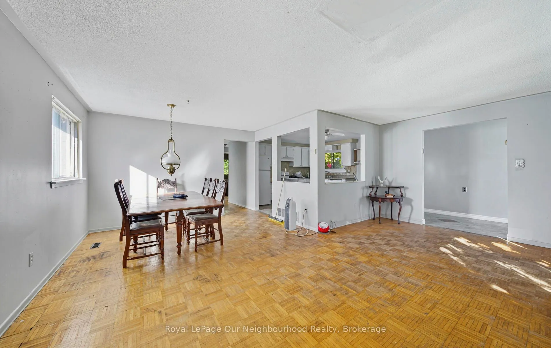 Photo 23 of 26 Slater Crescent, Ajax, South West — HOMEH