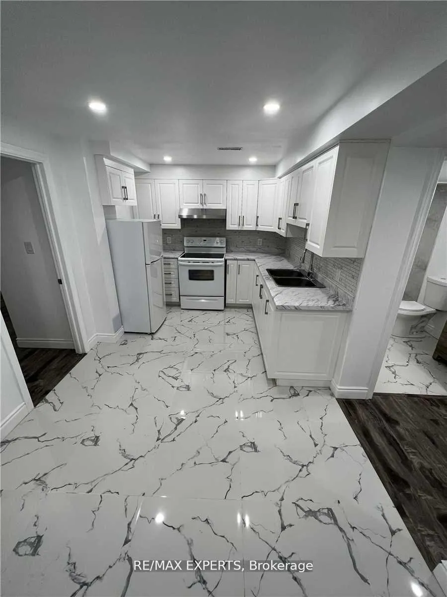 Photo 2 of Unit Bsmt, 43 Jingle Crescent, Brampton, Gore Industrial North — HOMEH