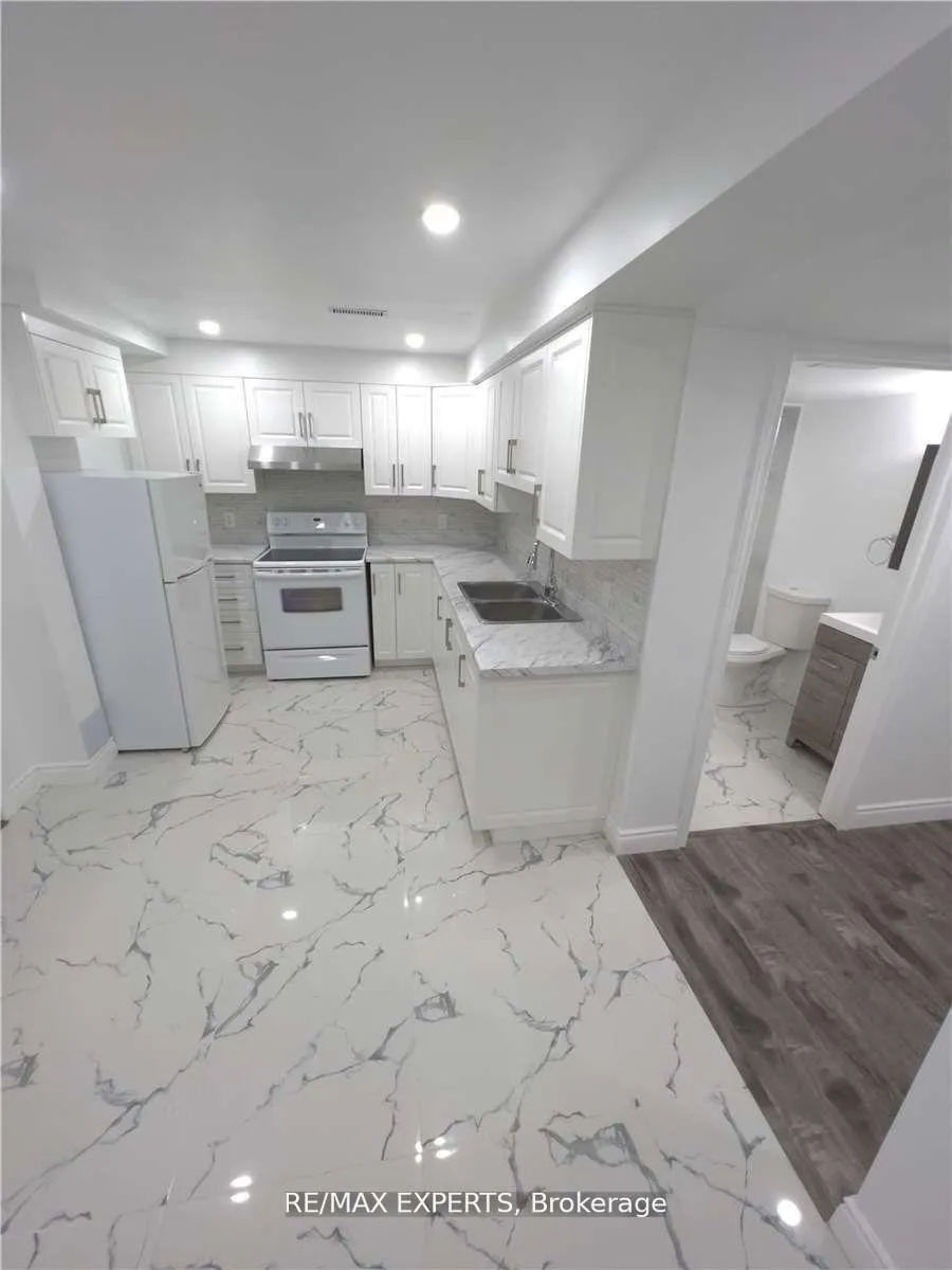 Photo 3 of Unit Bsmt, 43 Jingle Crescent, Brampton, Gore Industrial North — HOMEH